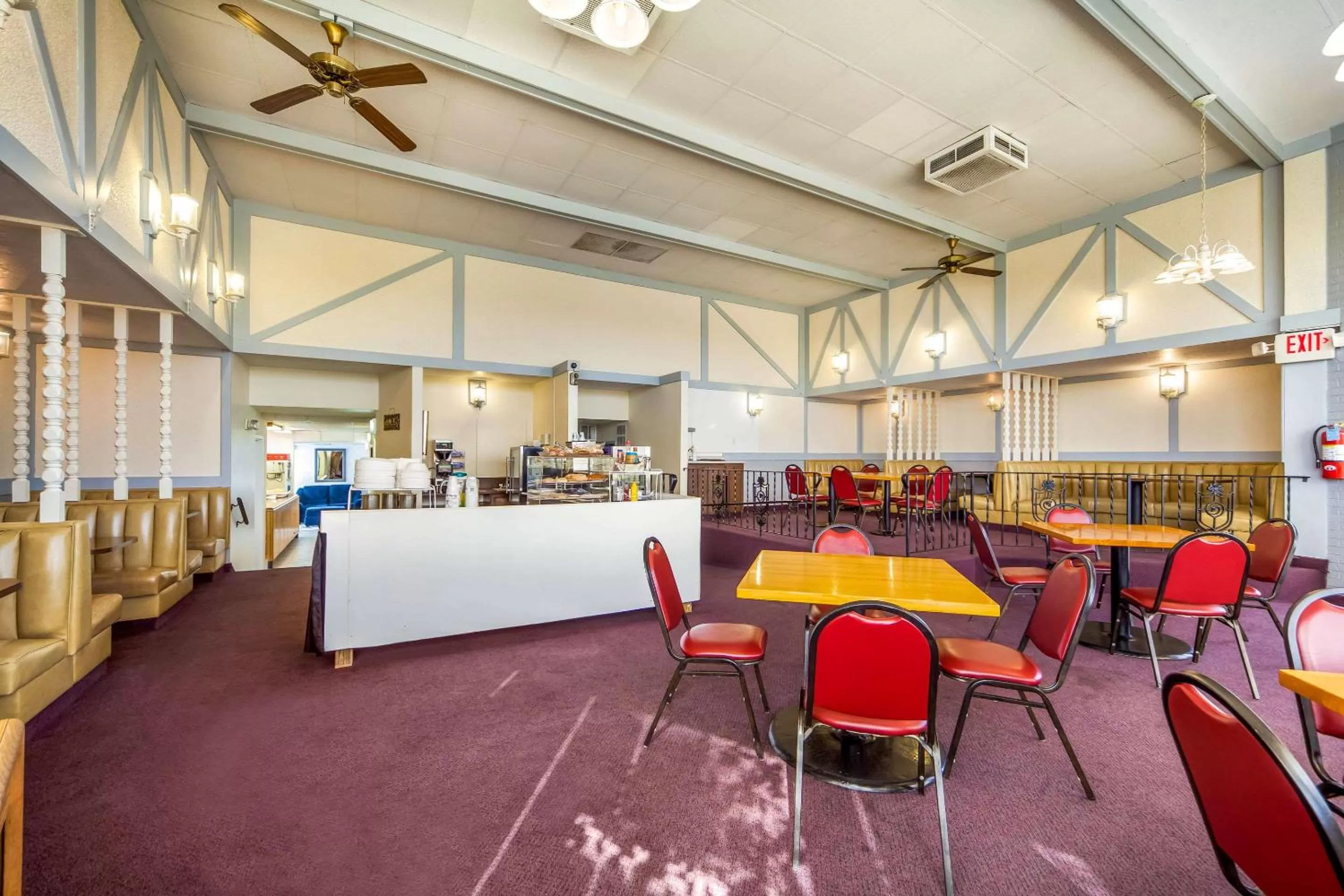 Restaurant/places to eat in Hospitality Inn