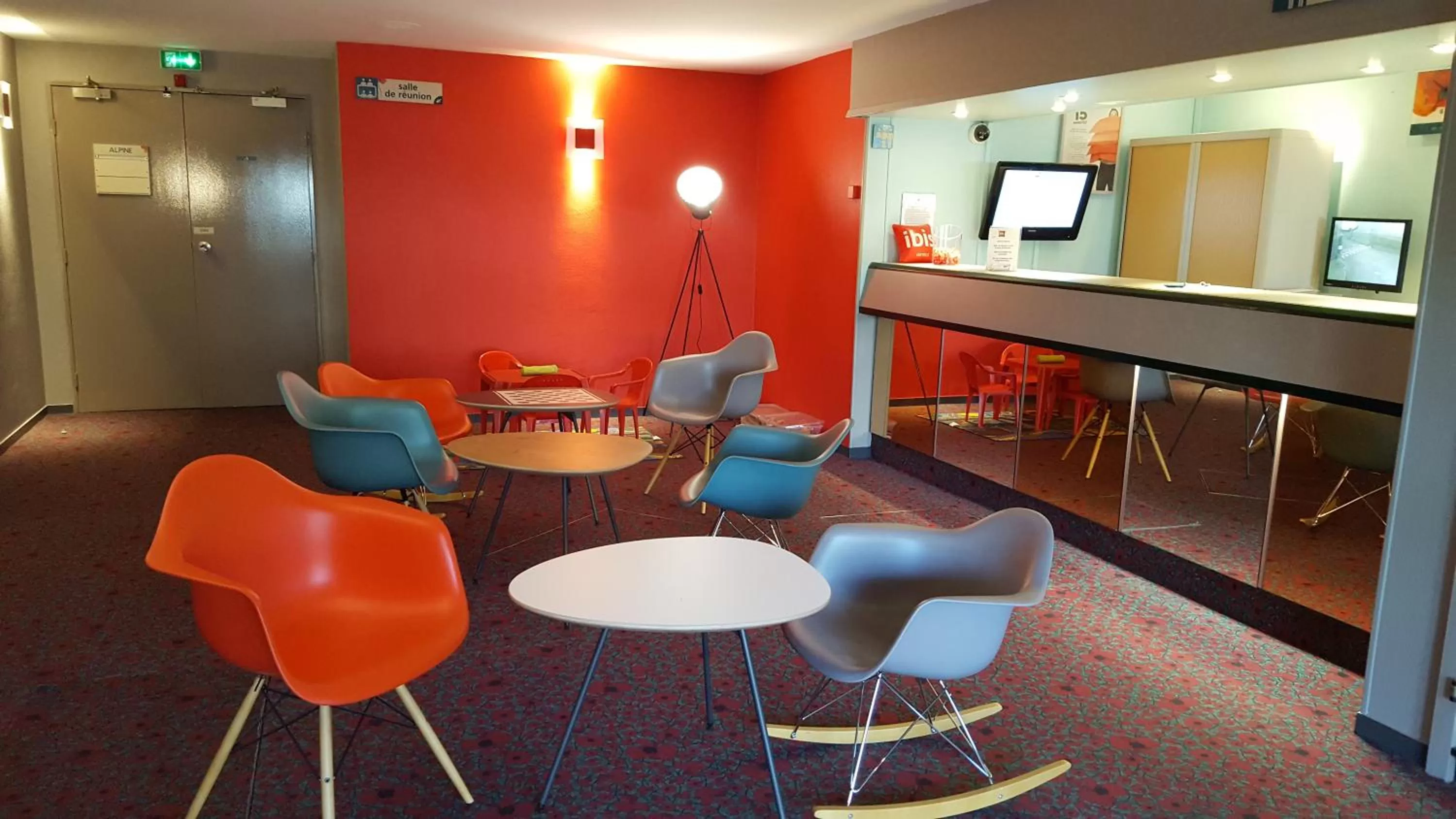 Lobby or reception in ibis Dieppe Le Val Druel