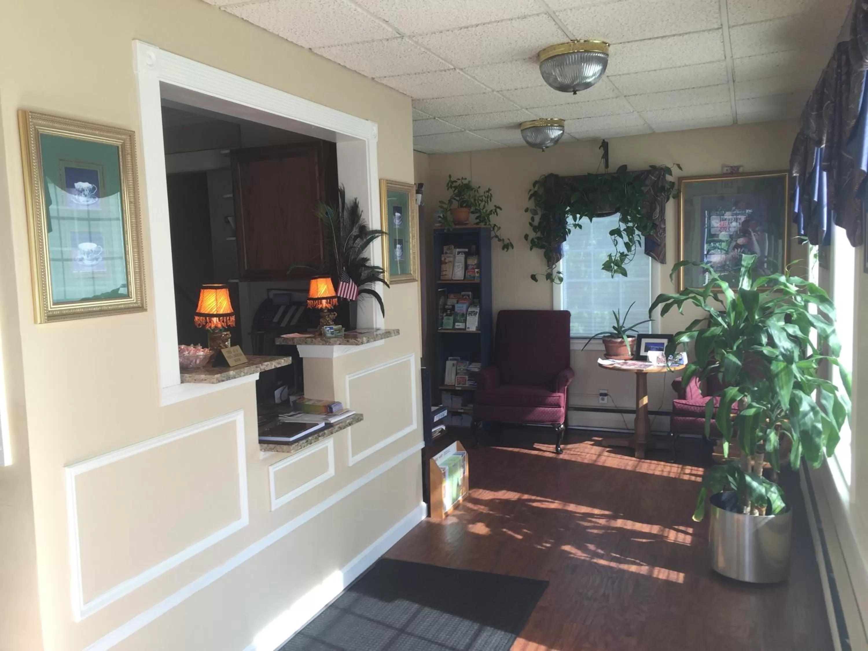 Lobby or reception in Briarcliff Motel
