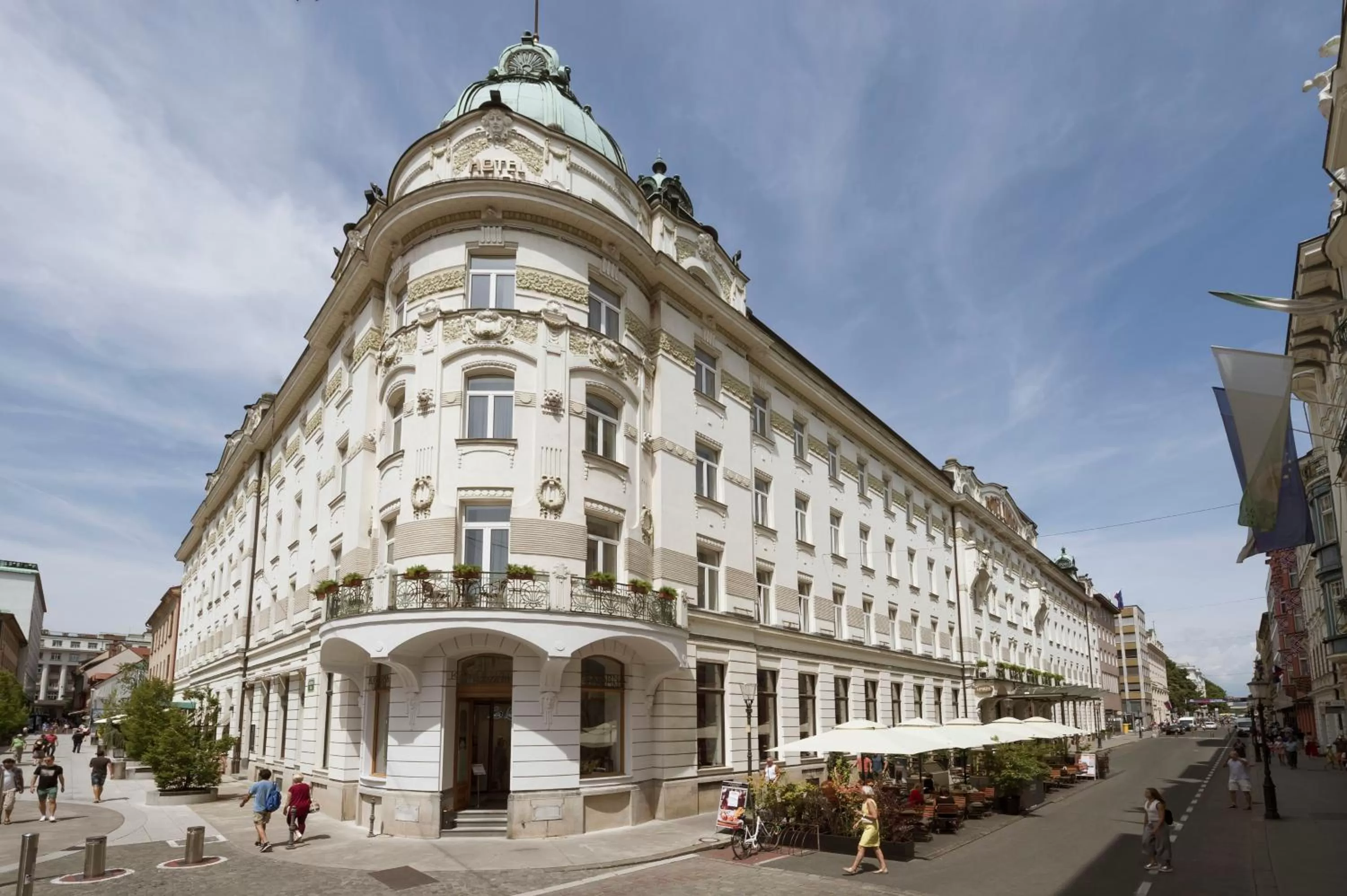 Property building in Grand Hotel Union Eurostars