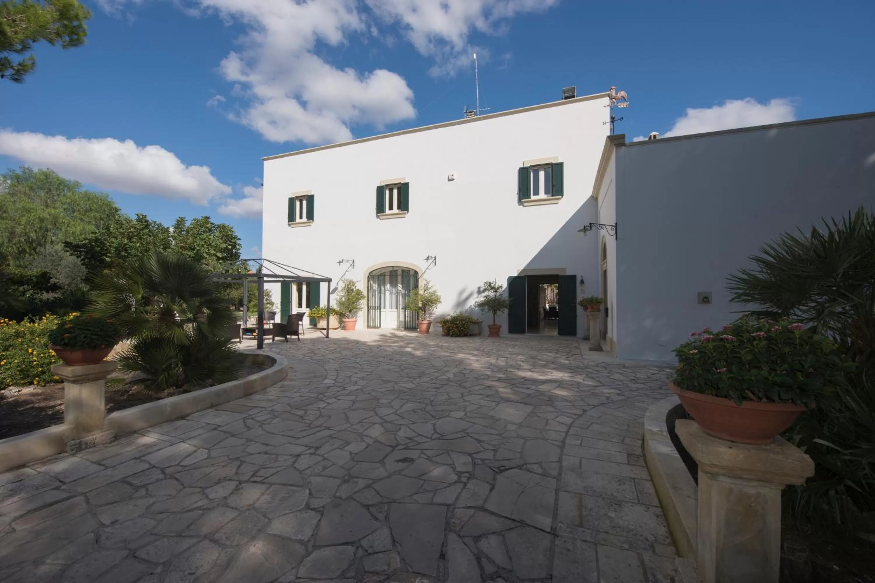 Facade/entrance in Parco Degli Aranci