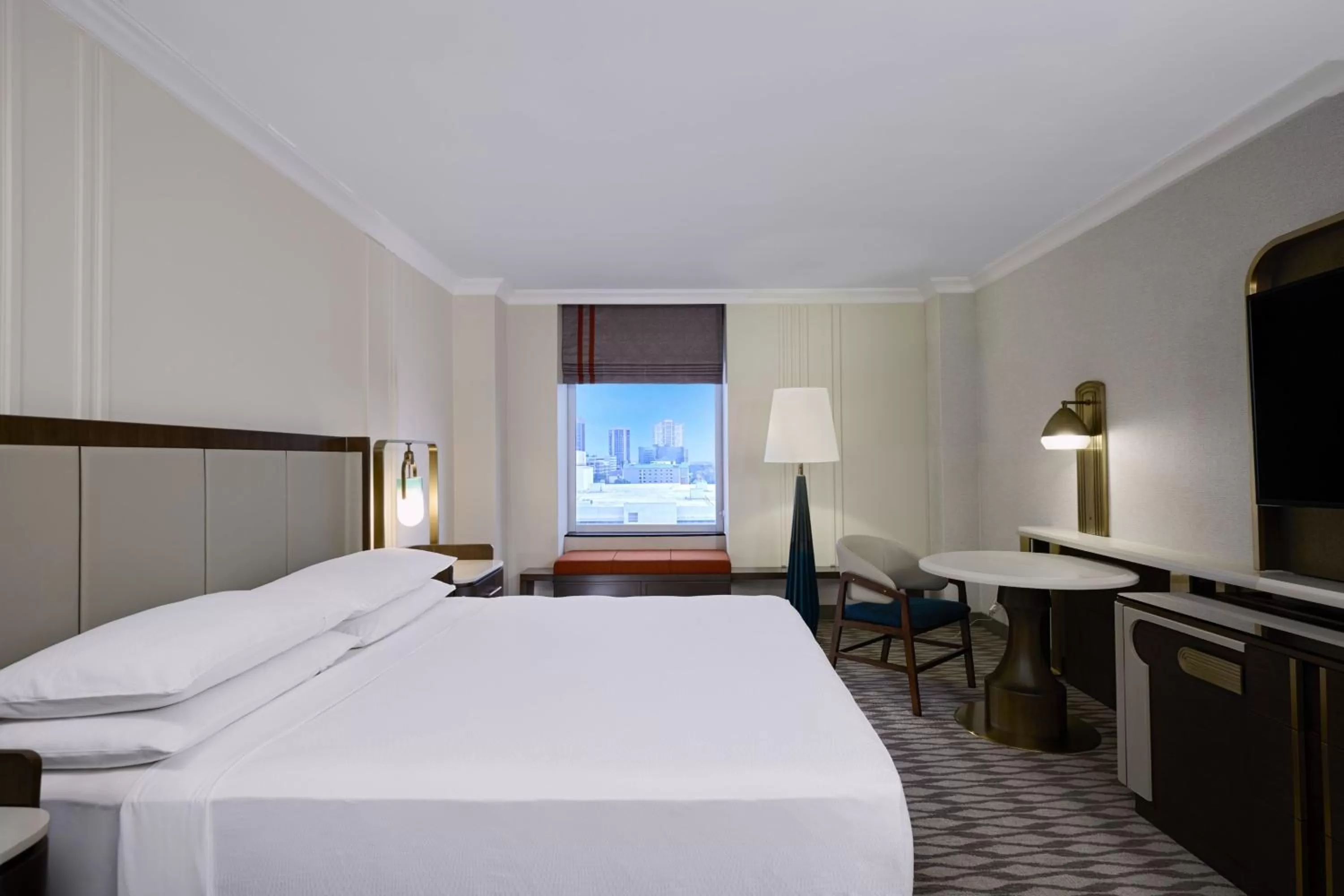 Photo of the whole room, Bed in JW Marriott Houston by the Galleria