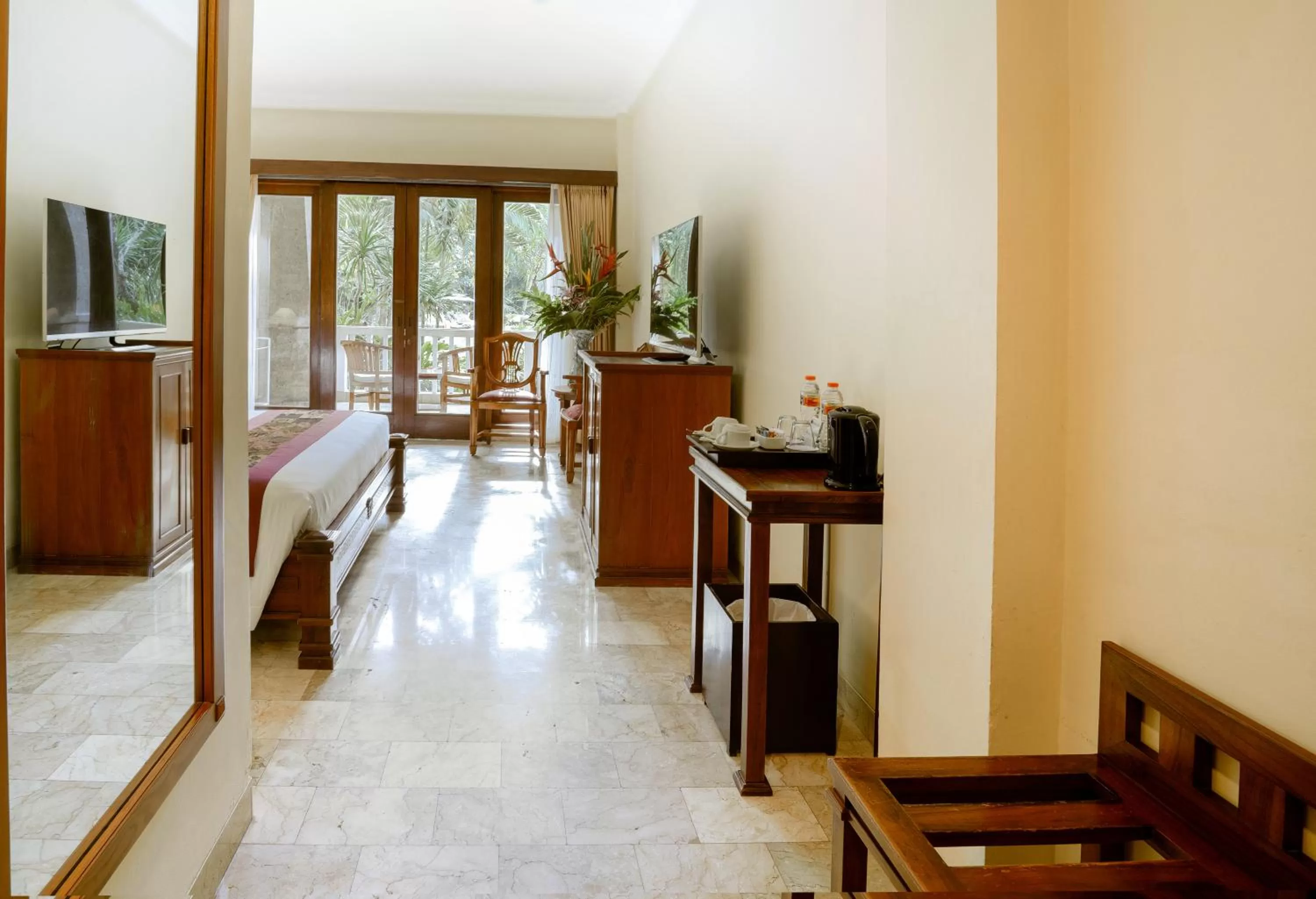 Coffee/tea facilities, Bed in Hotel Kumala Pantai