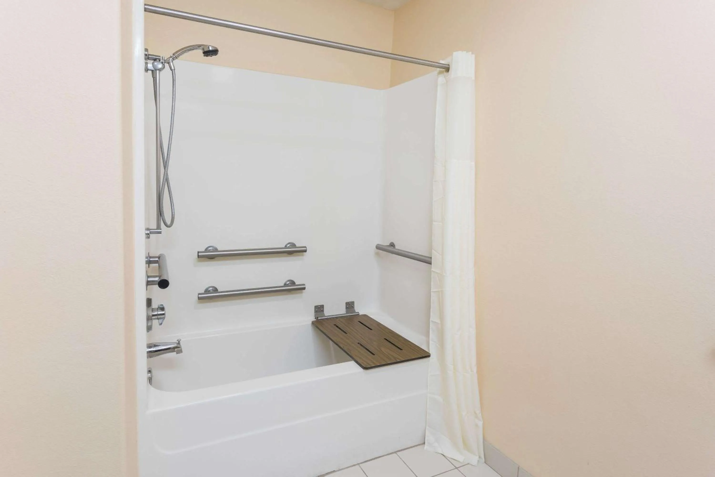 Bathroom in Days Inn & Suites by Wyndham Eunice