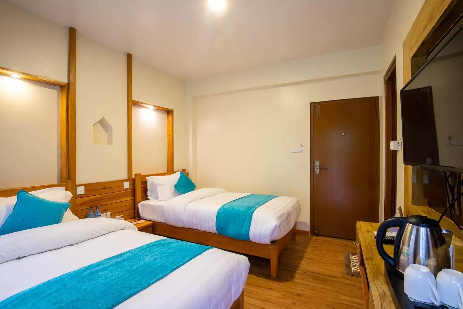 Twin Room with Mountain View in Hotel Himalayan Glacier Twin Room with Mountain View in Hotel Himalayan Glacier