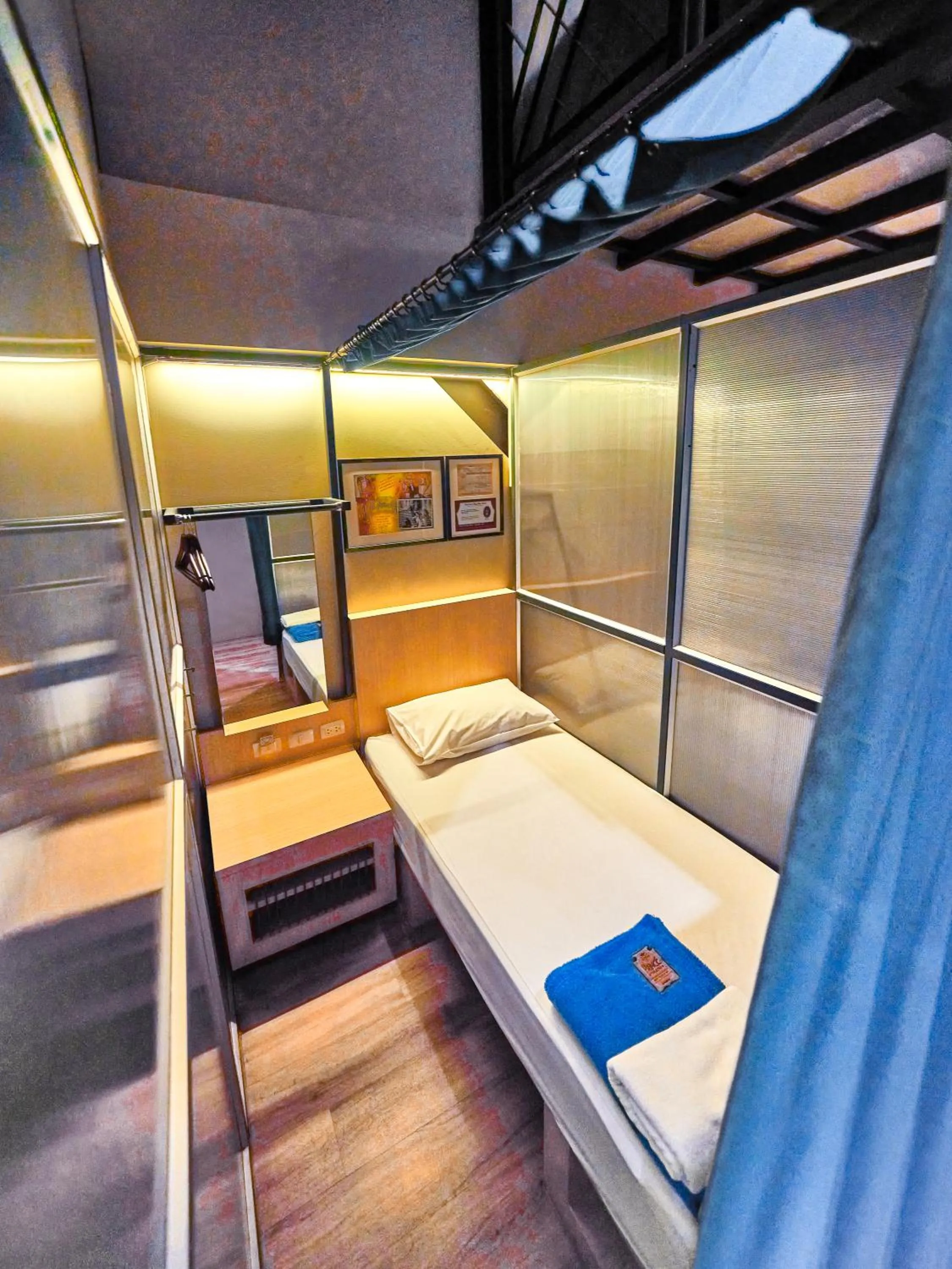 Bed in Prince Theatre Heritage Stay Hostel - Silom