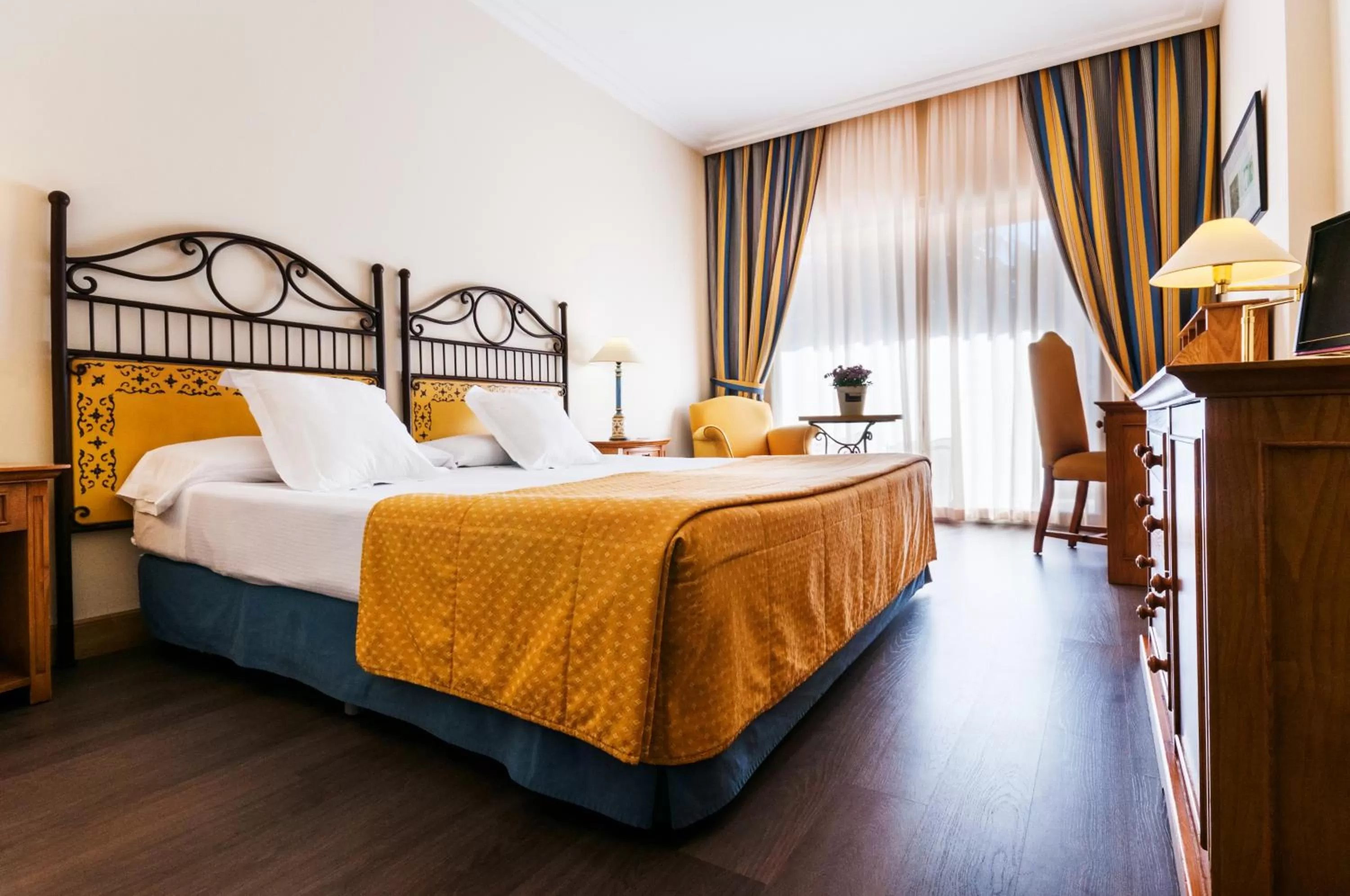 Photo of the whole room, Bed in Hotel Alicante Golf