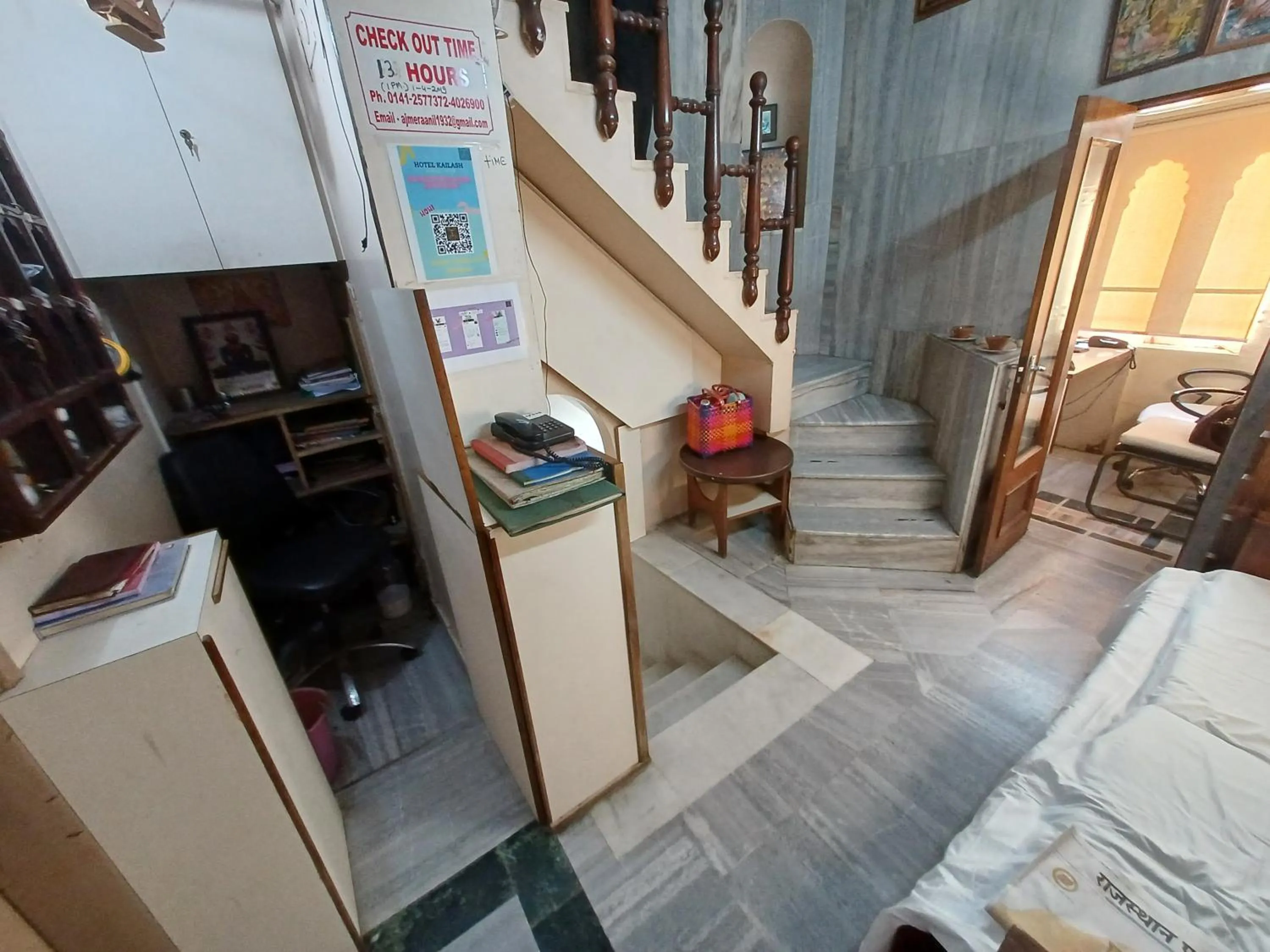 Lobby or reception, Bed in Kailash Hotel