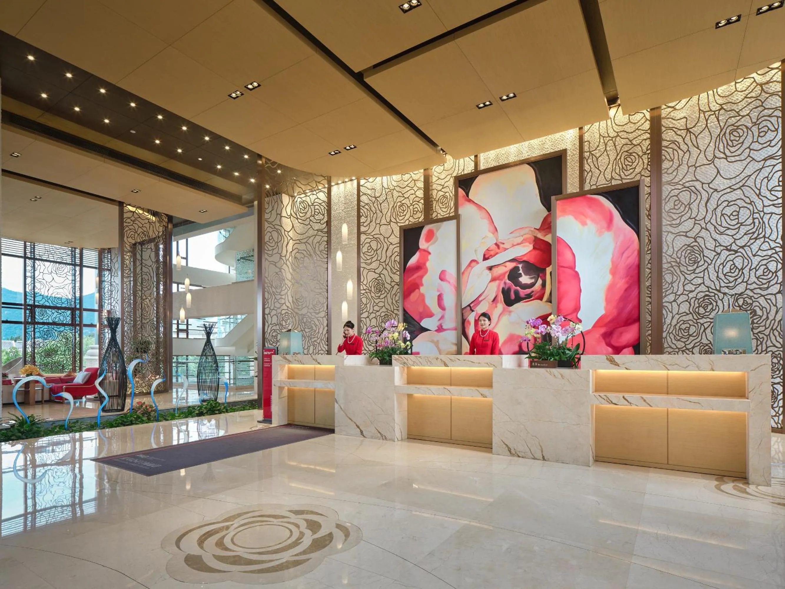 Property building in HUALUXE Hotels & Resorts Kunming