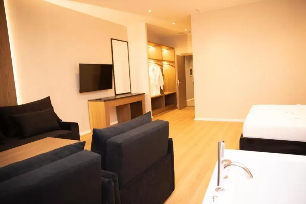 Suite in Hotel Continental Suite in Hotel Continental