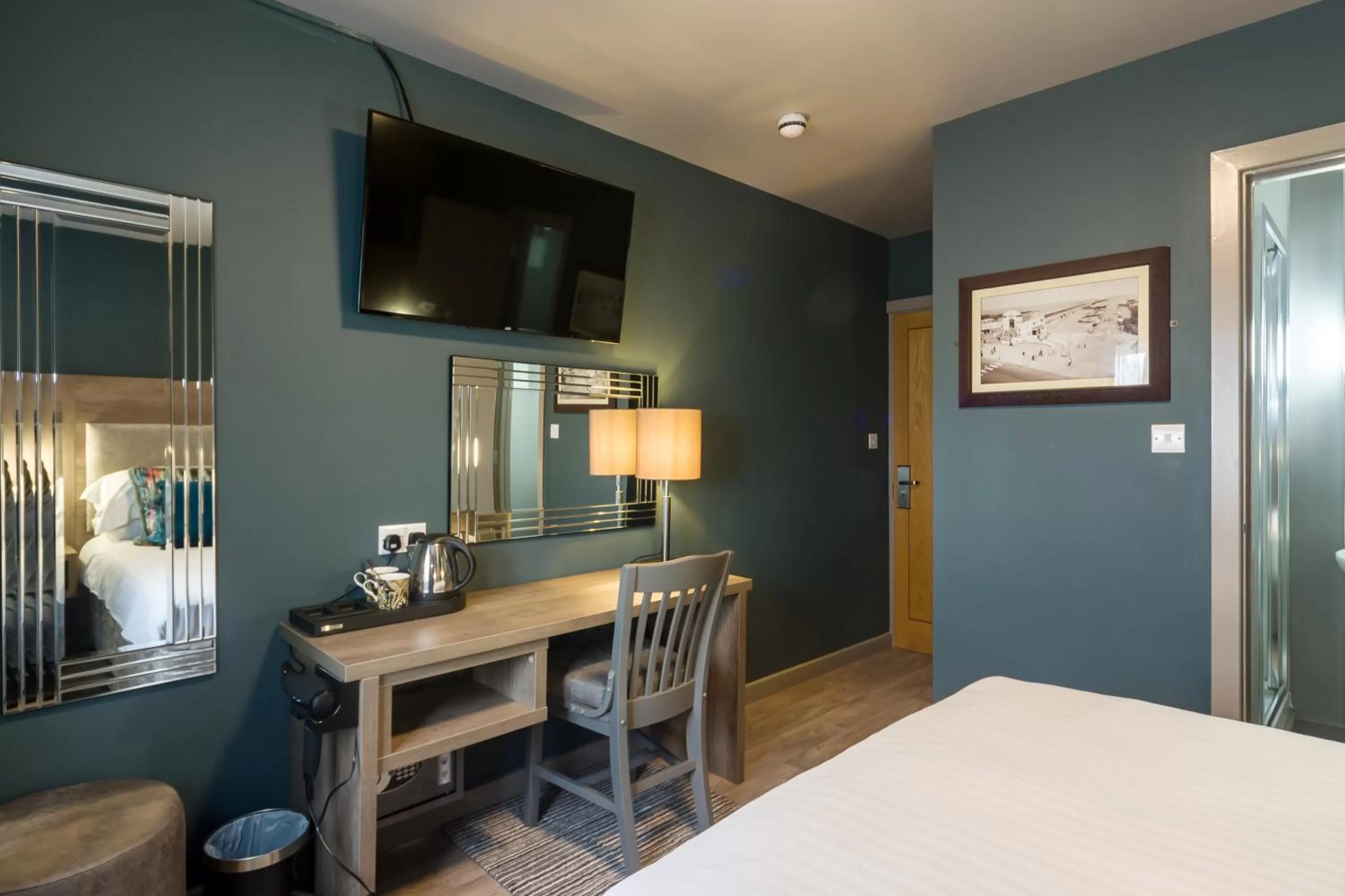 TV and multimedia, Bed in Hotel No 8