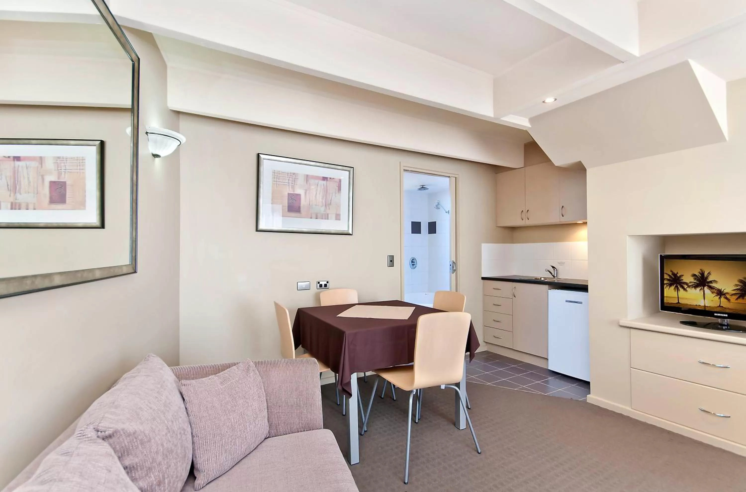 Comfort Inn On Raglan