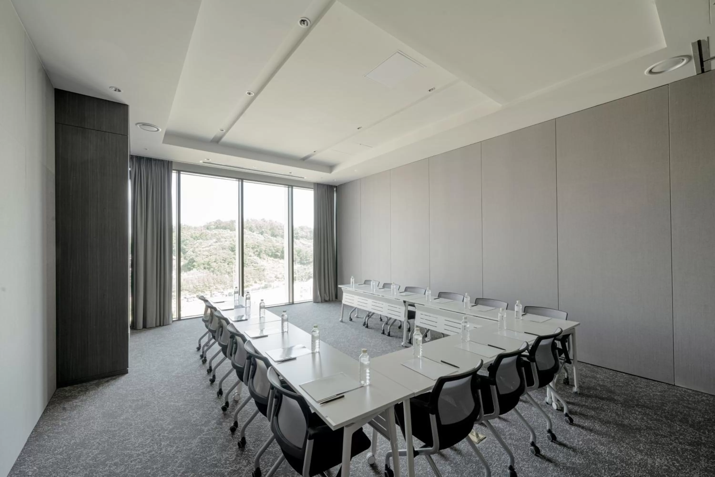 Meeting/conference room in Nine Tree by Parnas Seoul Pangyo