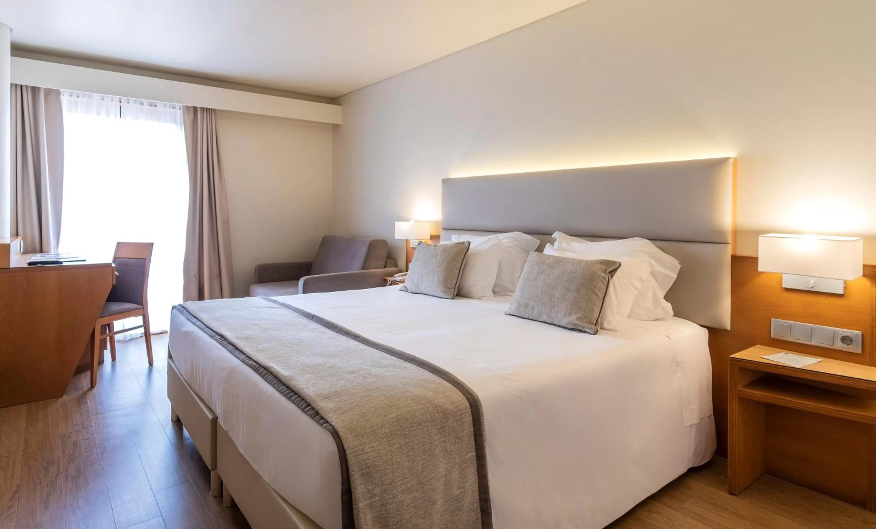 Photo of the whole room, Bed in The Azoriani Boutique, Ascend Hotel Collection