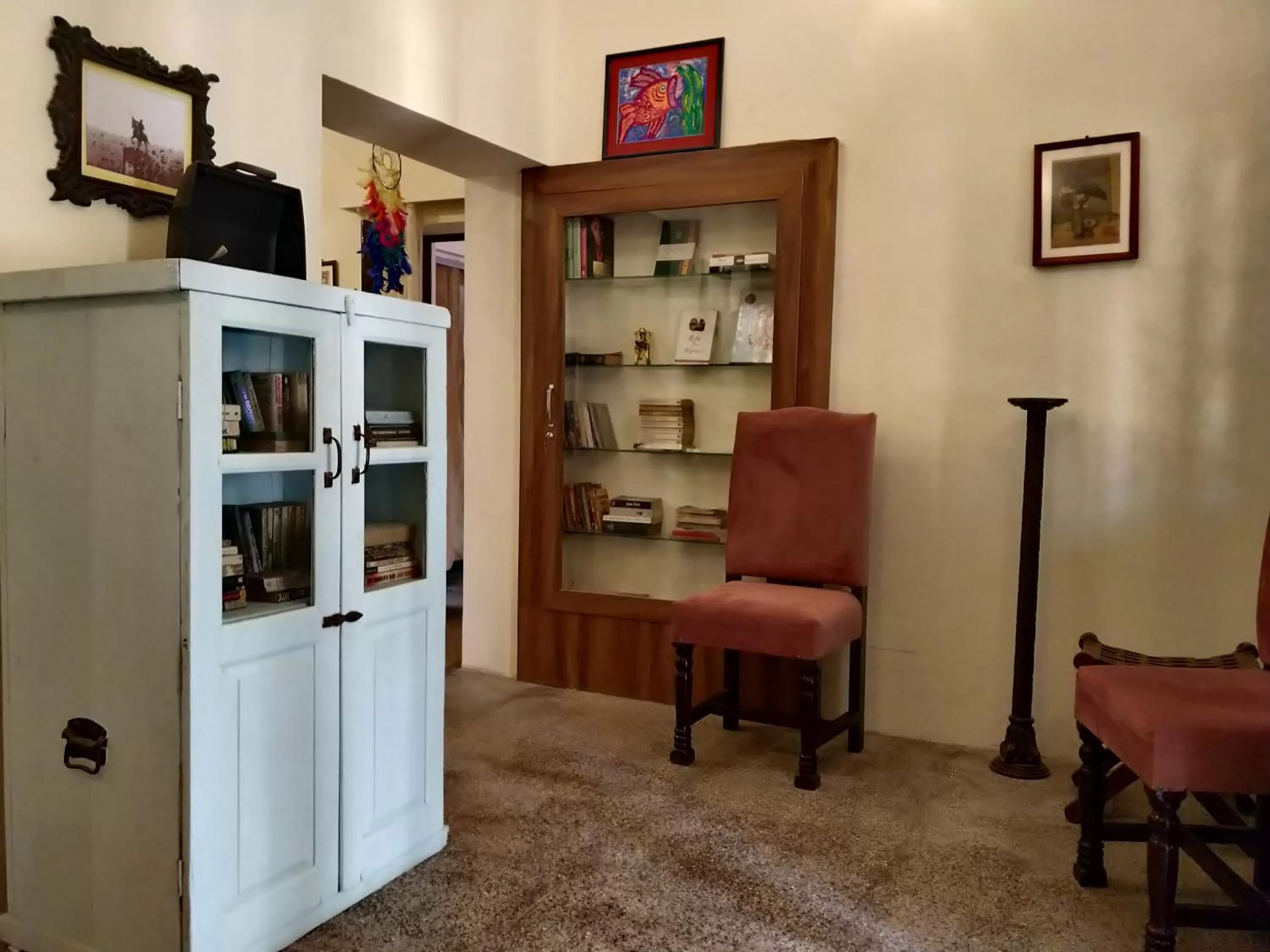 Library in Sankhu Niwas