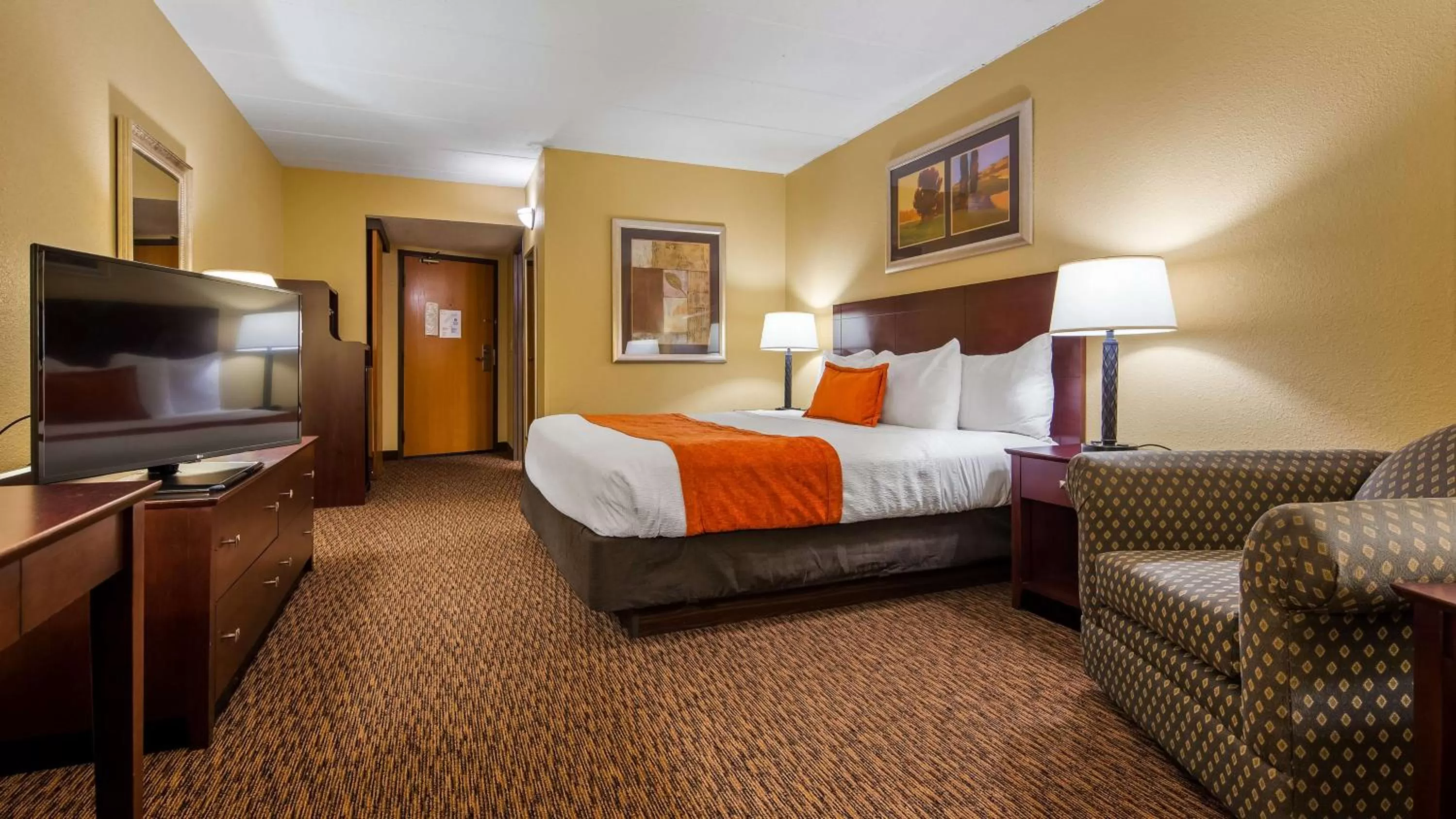 Photo of the whole room, Bed in Best Western Plus Dakota Ridge