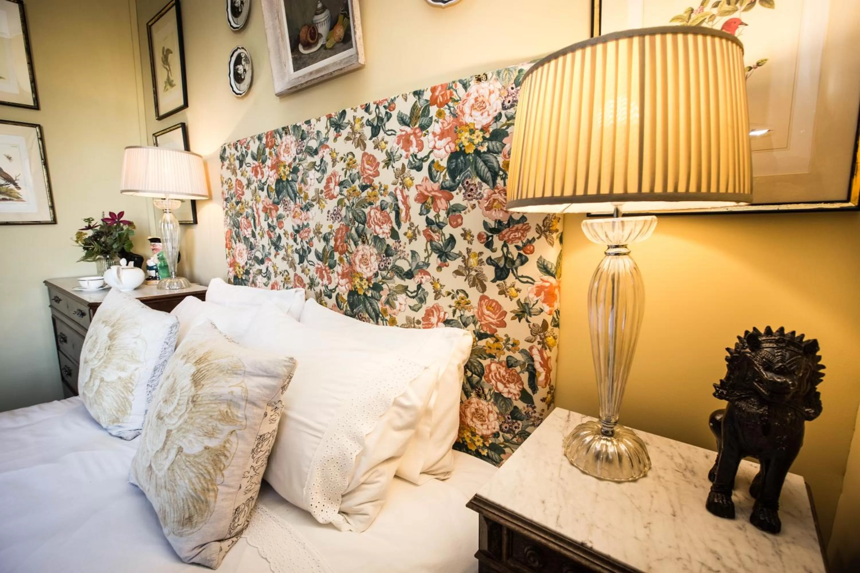 Decorative detail, Bed in Carcassonne Bed and Breakfast du Palais