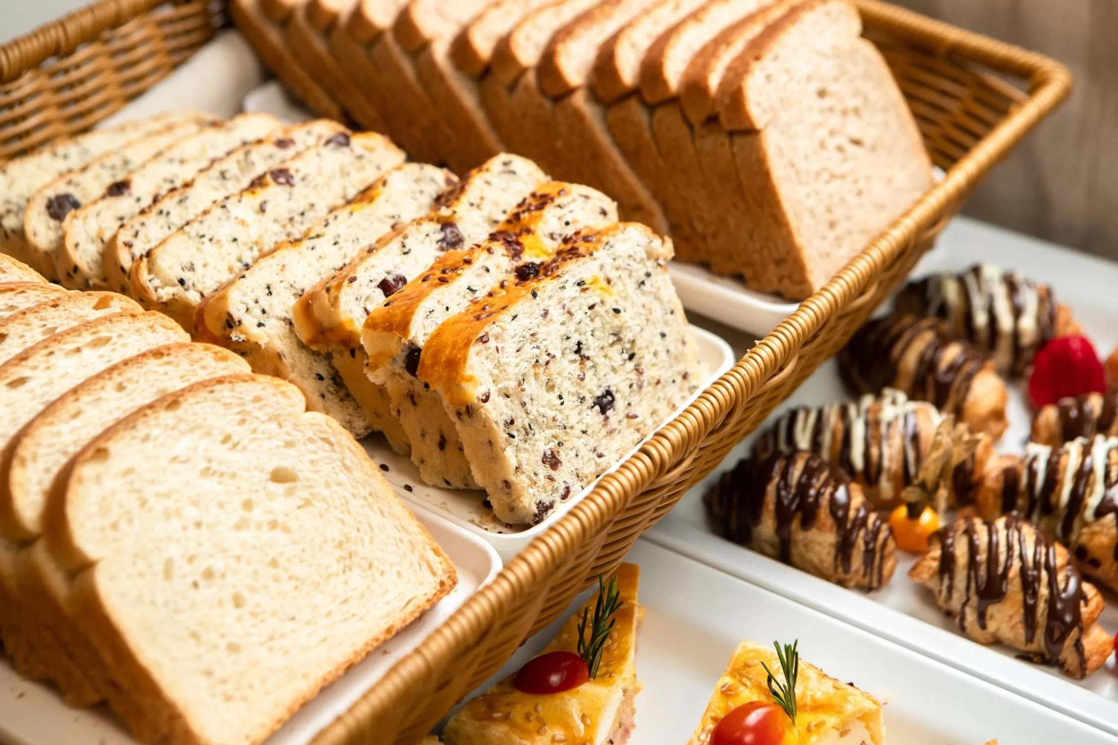 Continental breakfast, Food in Hotel Villa Lobos Spa Romantik