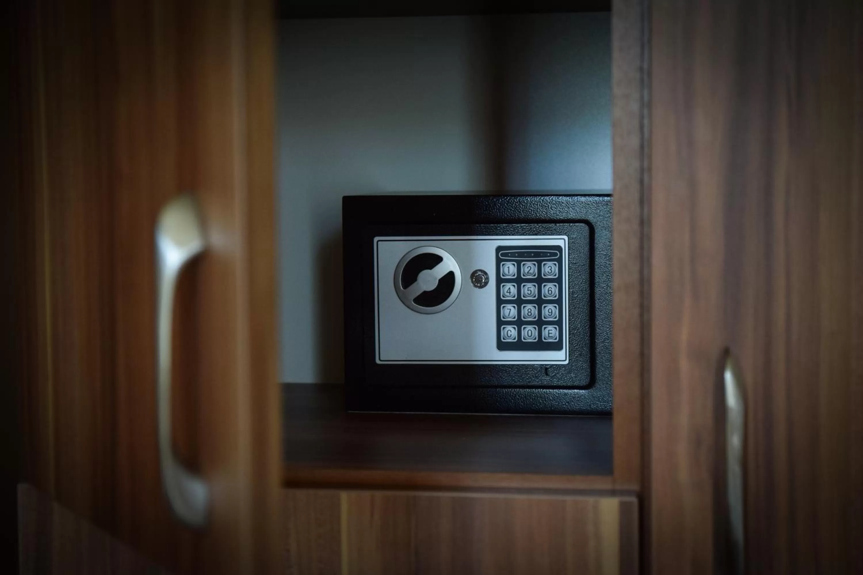 Photo of the whole room, TV/Entertainment Center in Körös Panzió és Étterem