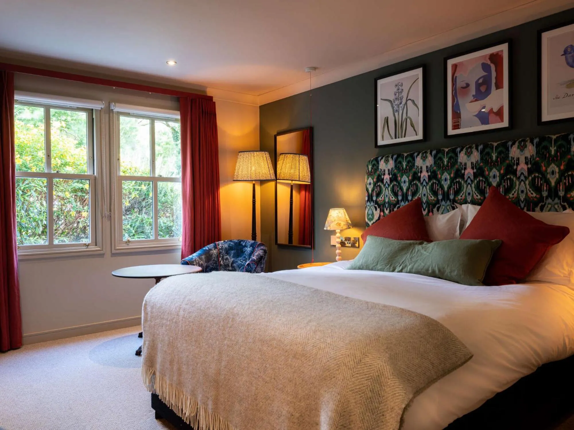 Bedroom, Bed in Dukes Head Hotel