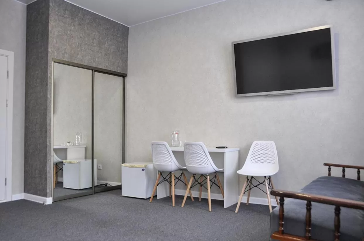 TV/Entertainment Center in MEDELEAN HOTEL