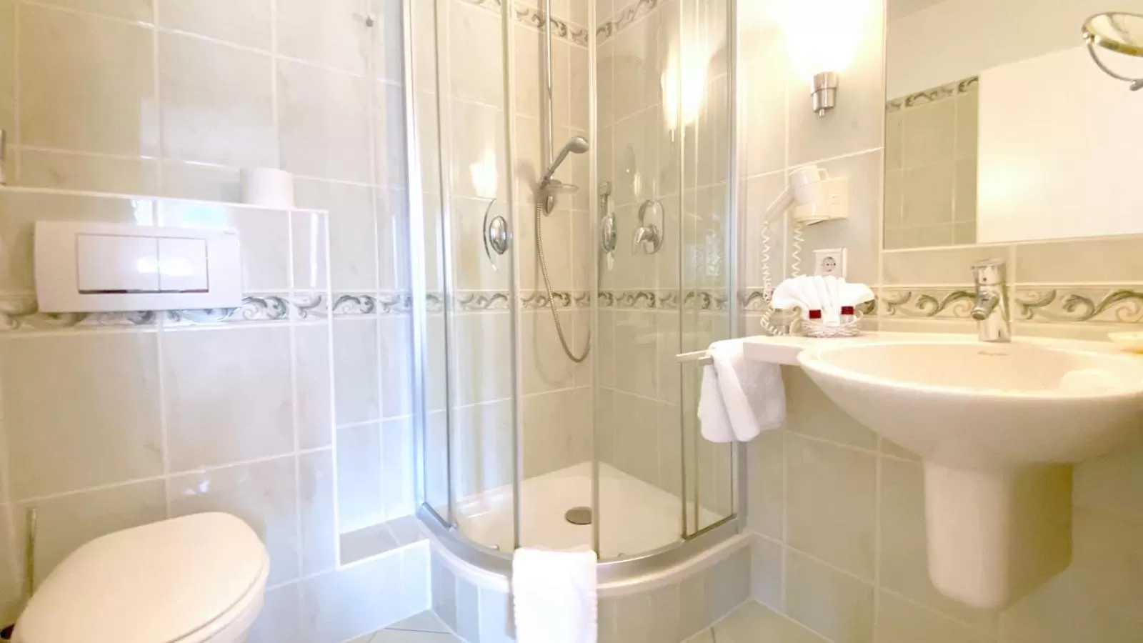 Bathroom in Landgasthof Rebstock Weil am Rhein / Basel