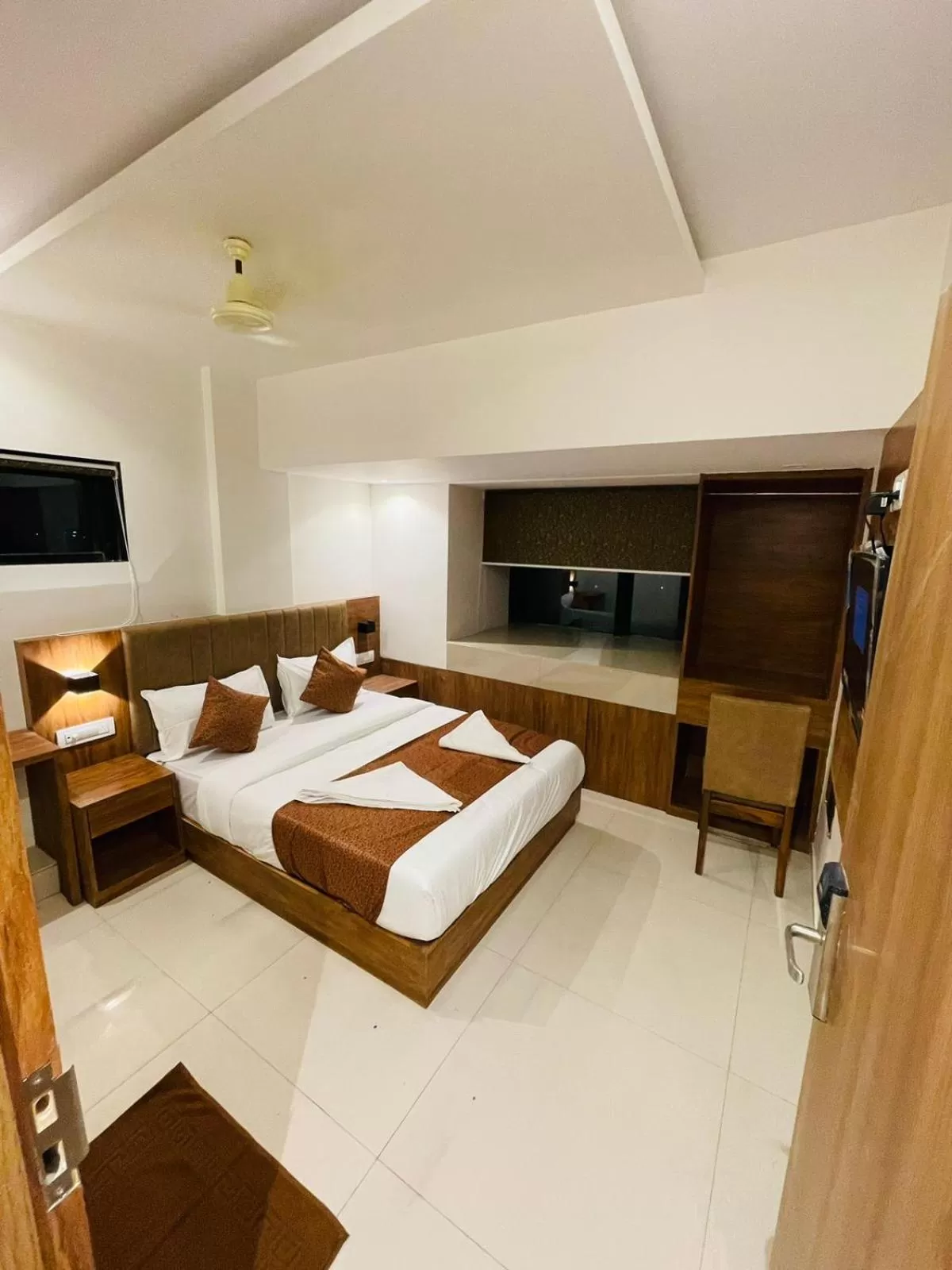 Bed in HOTEL BLACK BURN