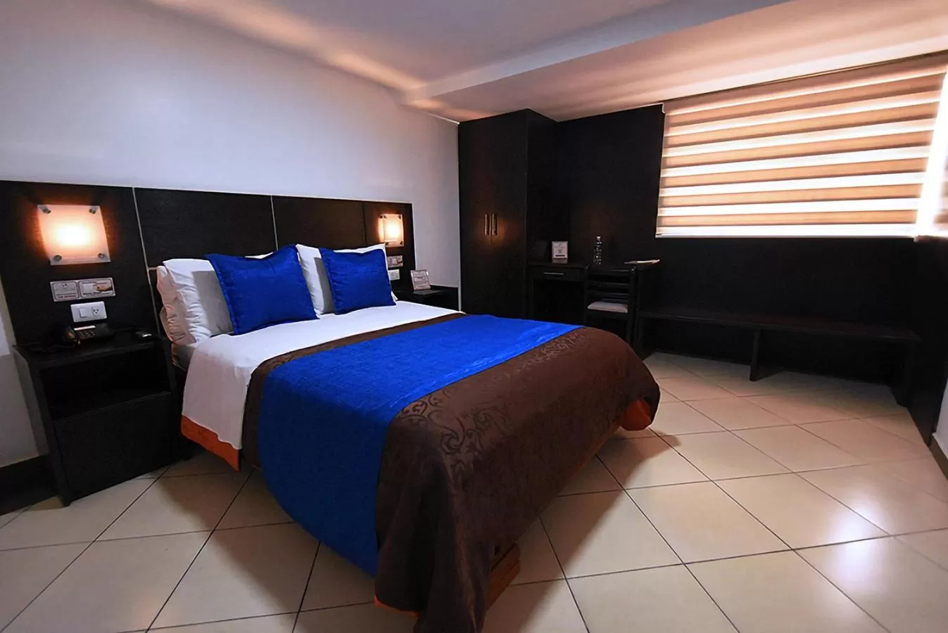 Bedroom, Bed in Hotel Plaza Victoria