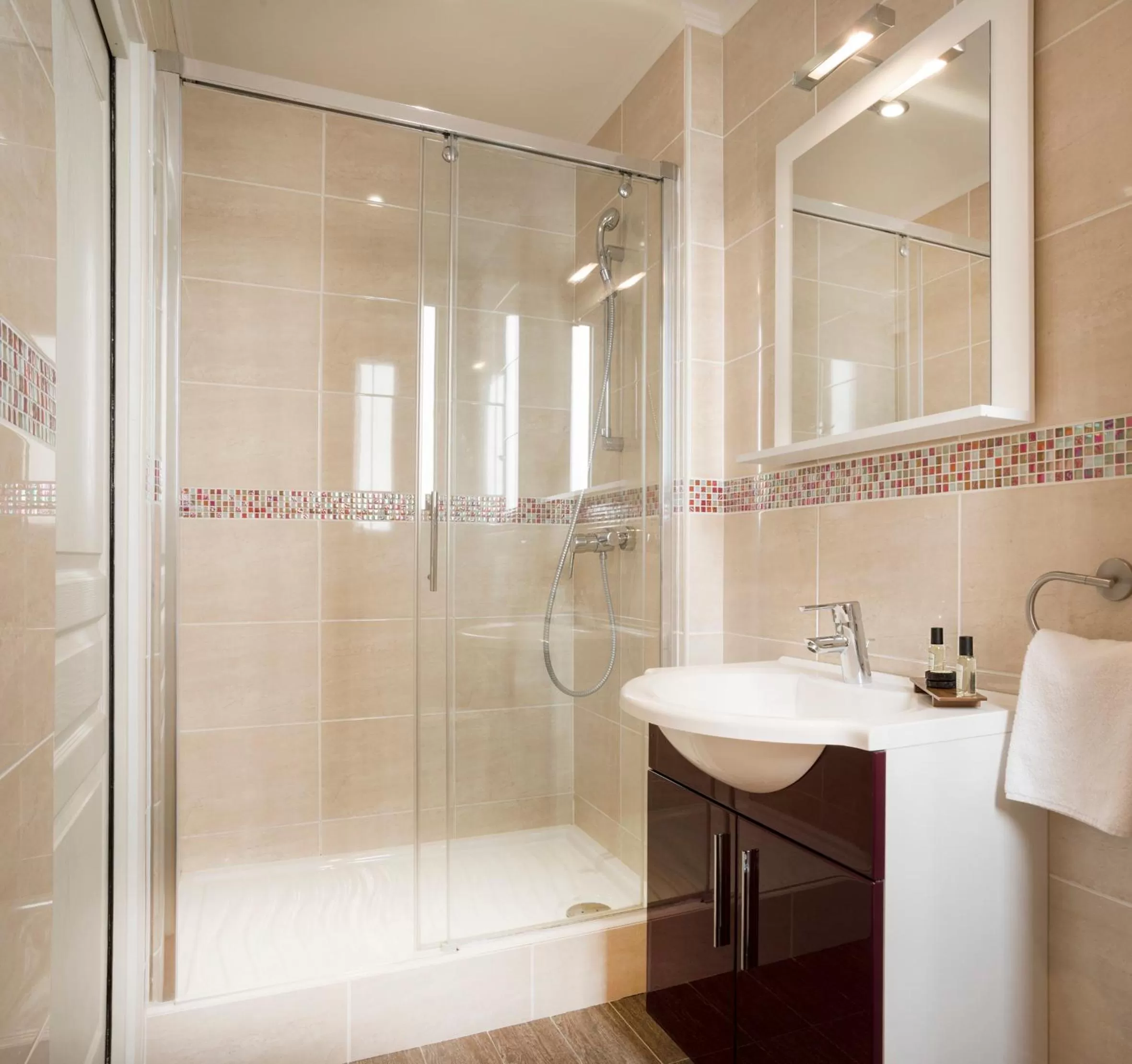 Bathroom in Chatillon Paris Montparnasse