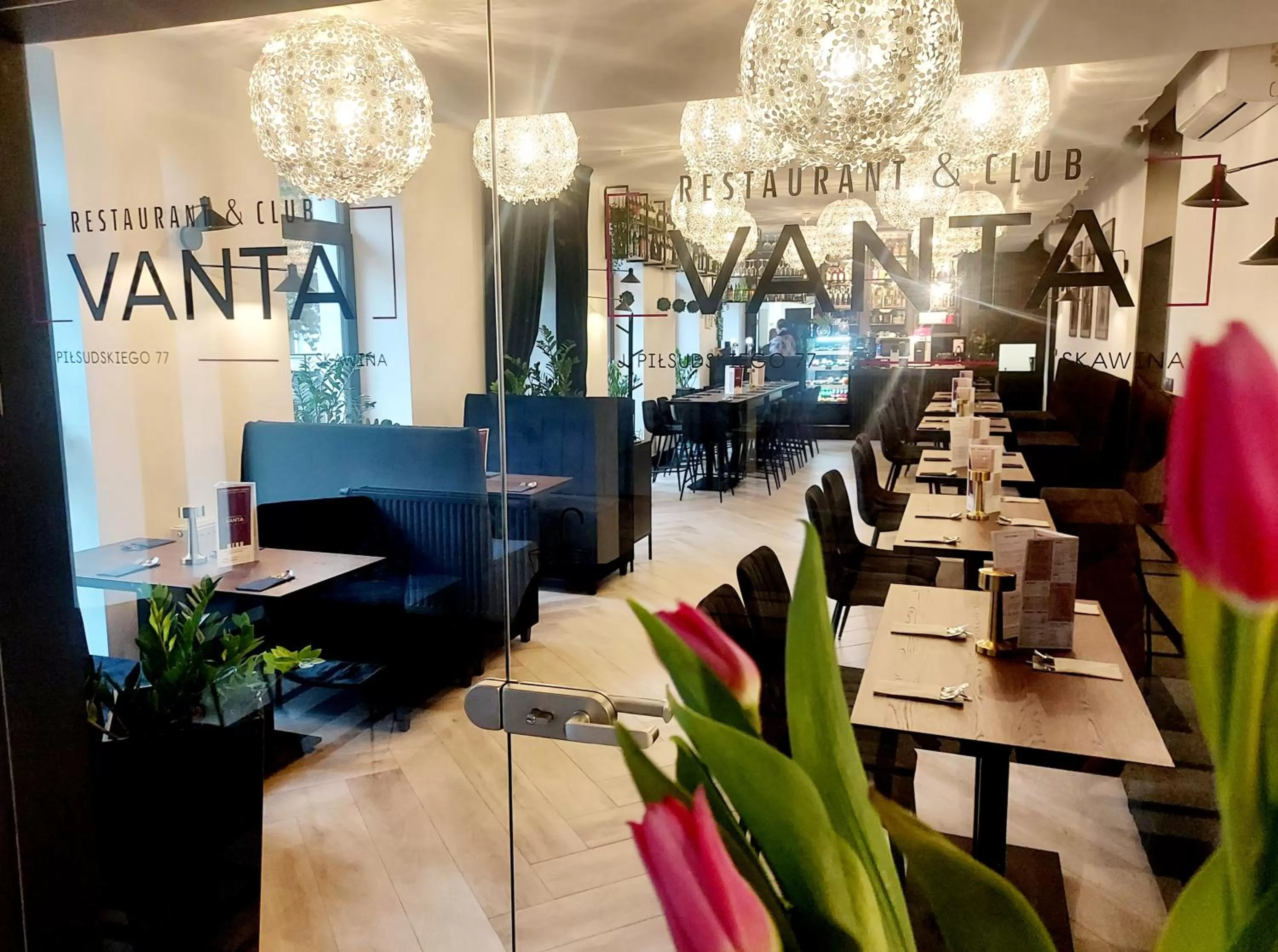 Restaurant/places to eat in VANTA Business Center