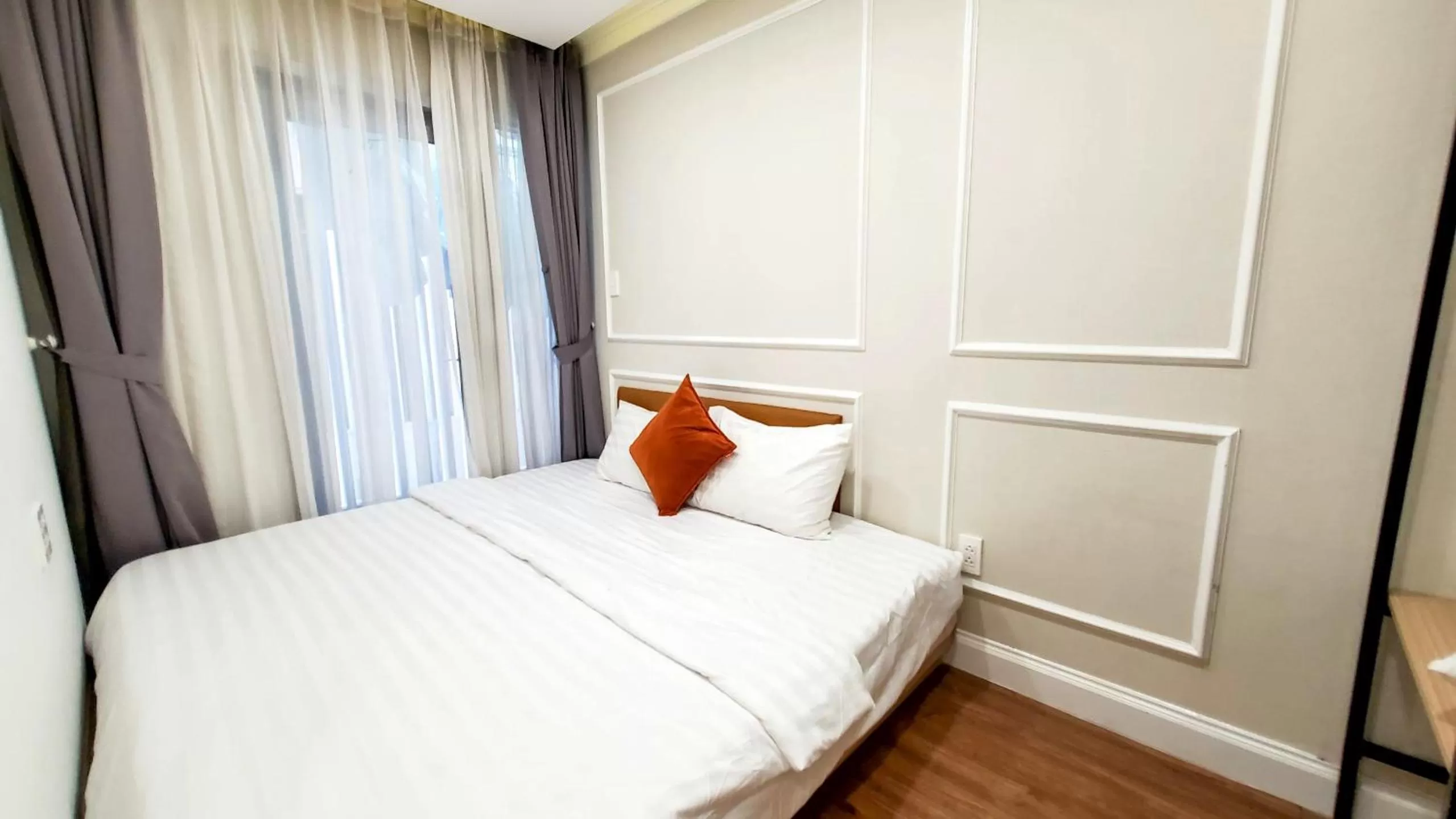 Bed in Scenic Valley Suite