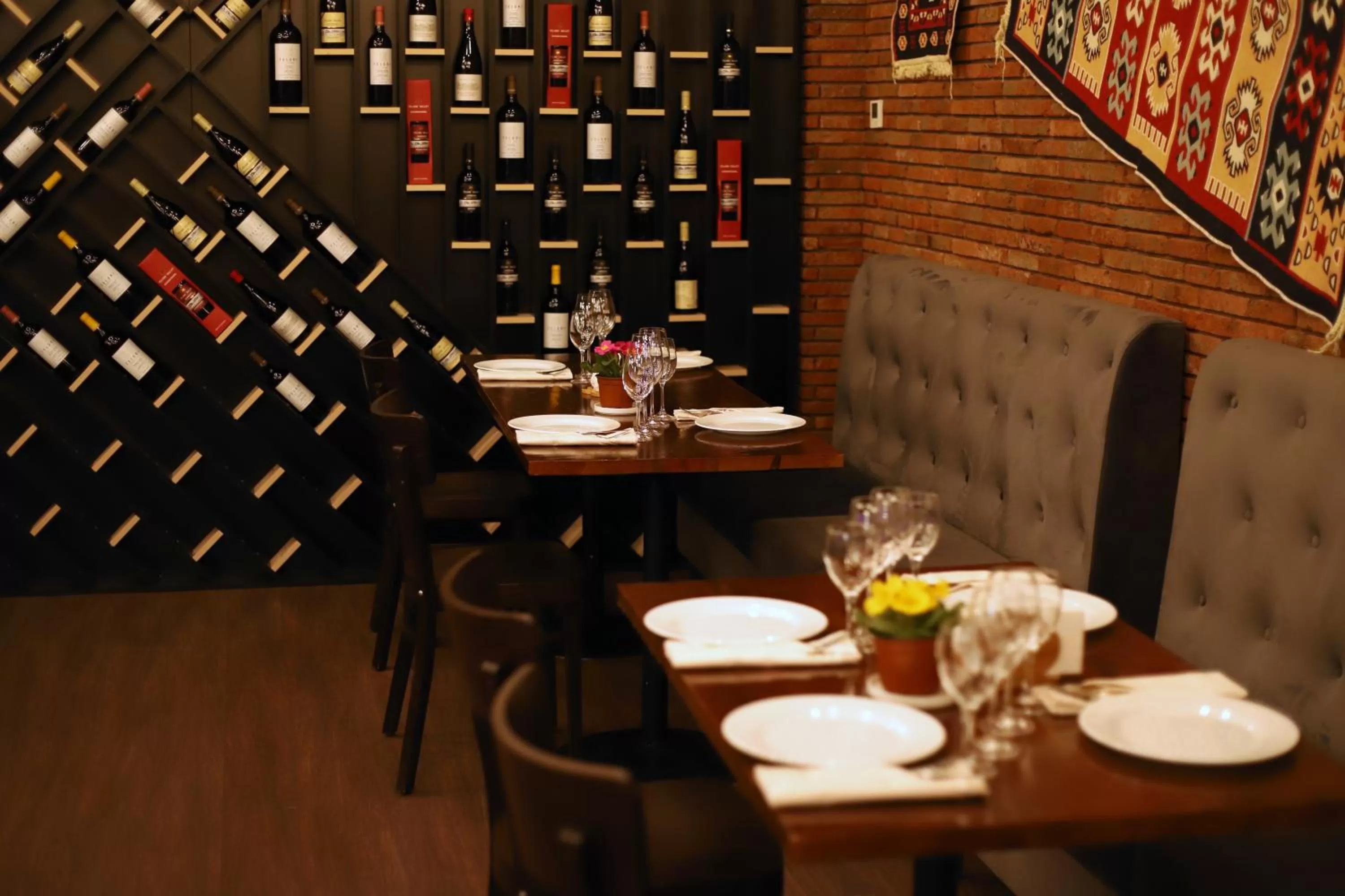 Restaurant/Places to Eat in Bricks Hotel