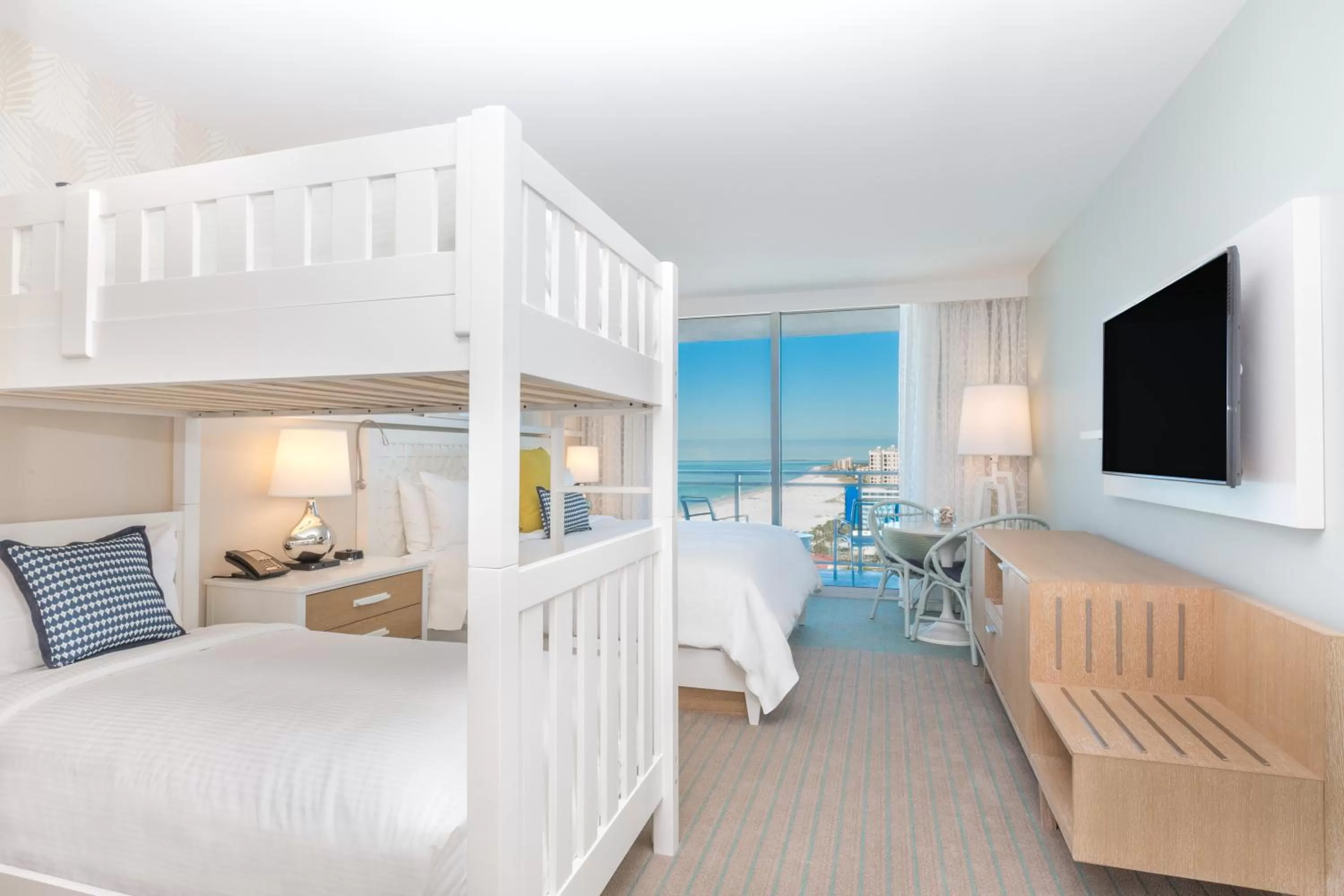 Bedroom, Bed in Wyndham Grand Clearwater Beach