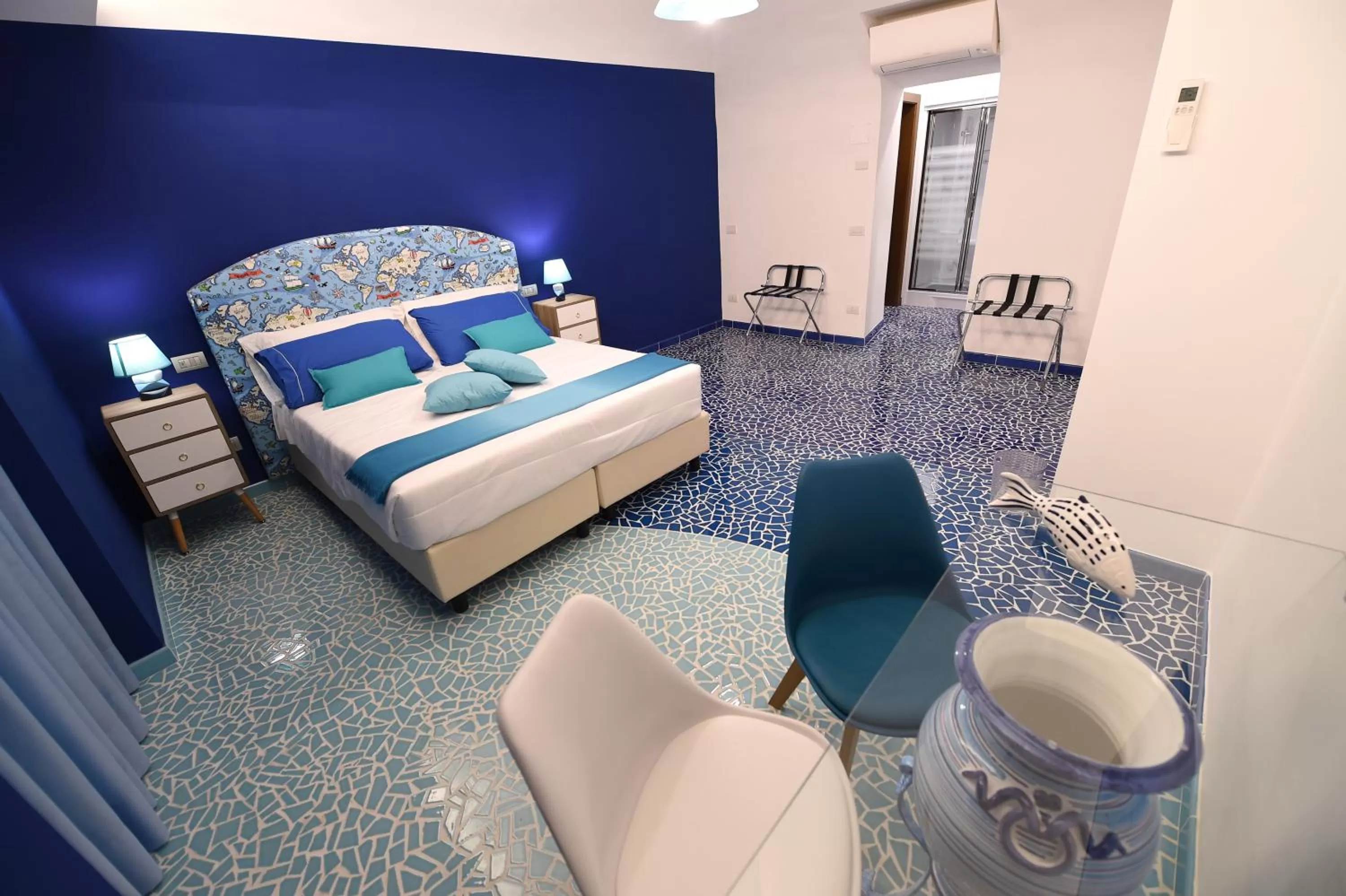 Photo of the whole room, Bed in Aquae Romanae