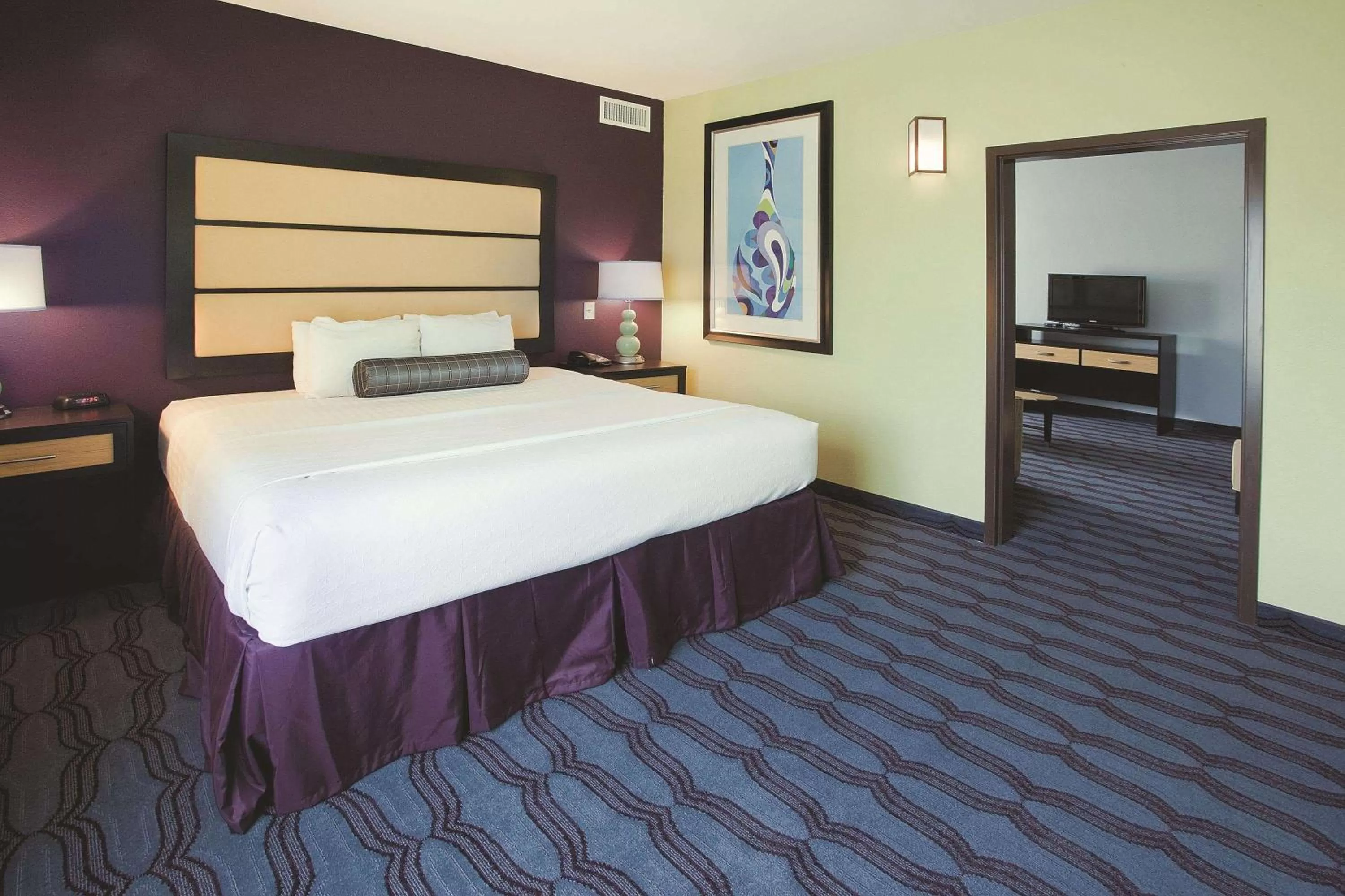 Deluxe King Suite with Mobility/Hearing Impaired Access - Non-Smoking in La Quinta by Wyndham Hinesville - Fort Stewart