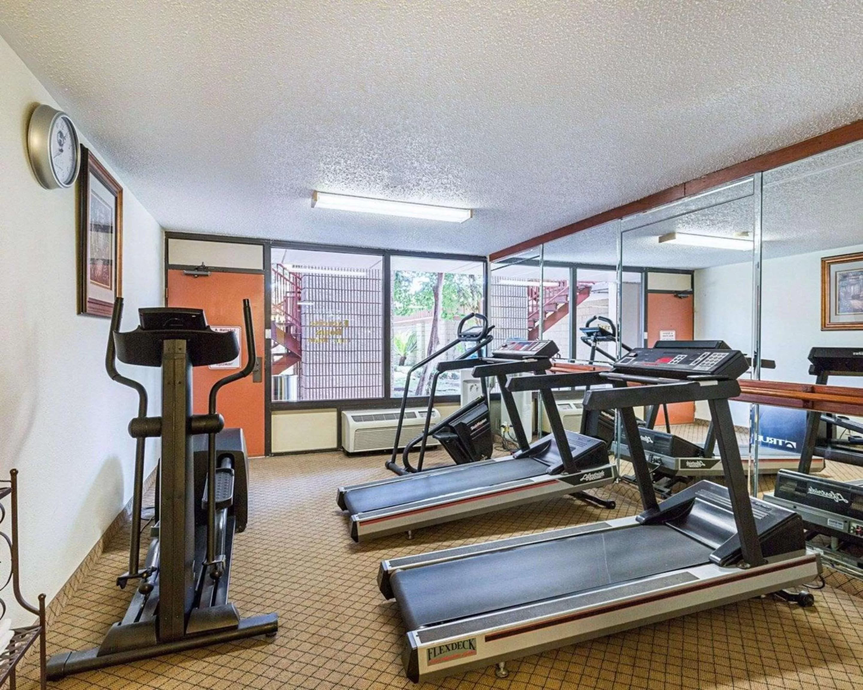 Fitness centre/facilities in GreenTree Hotel & Extended Stay I-10 FWY Houston, Channelview, Baytown