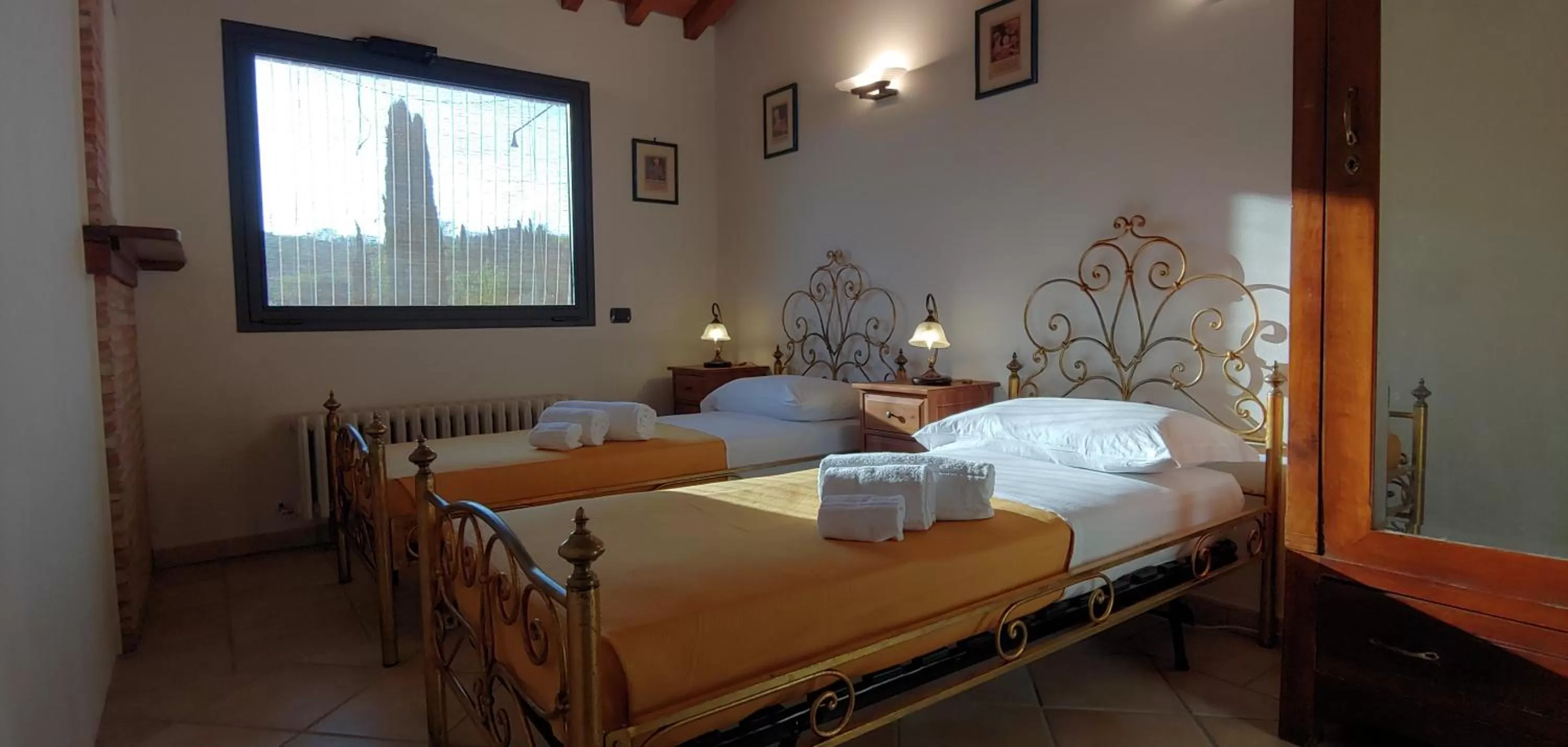Photo of the whole room, Bed in Torrebianca Tuscany