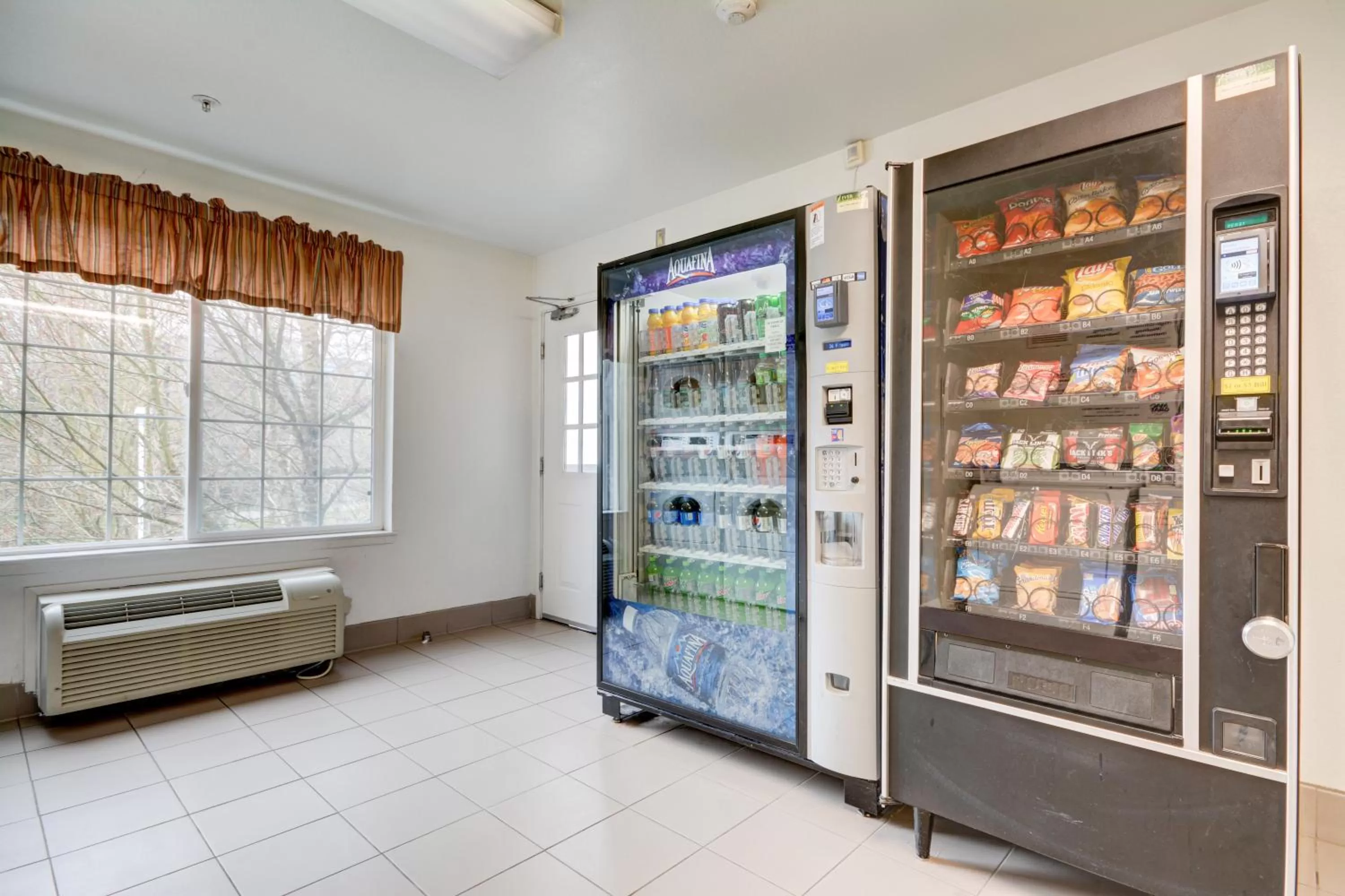 Other in Studio 6-Mountlake Terrace, WA - Seattle