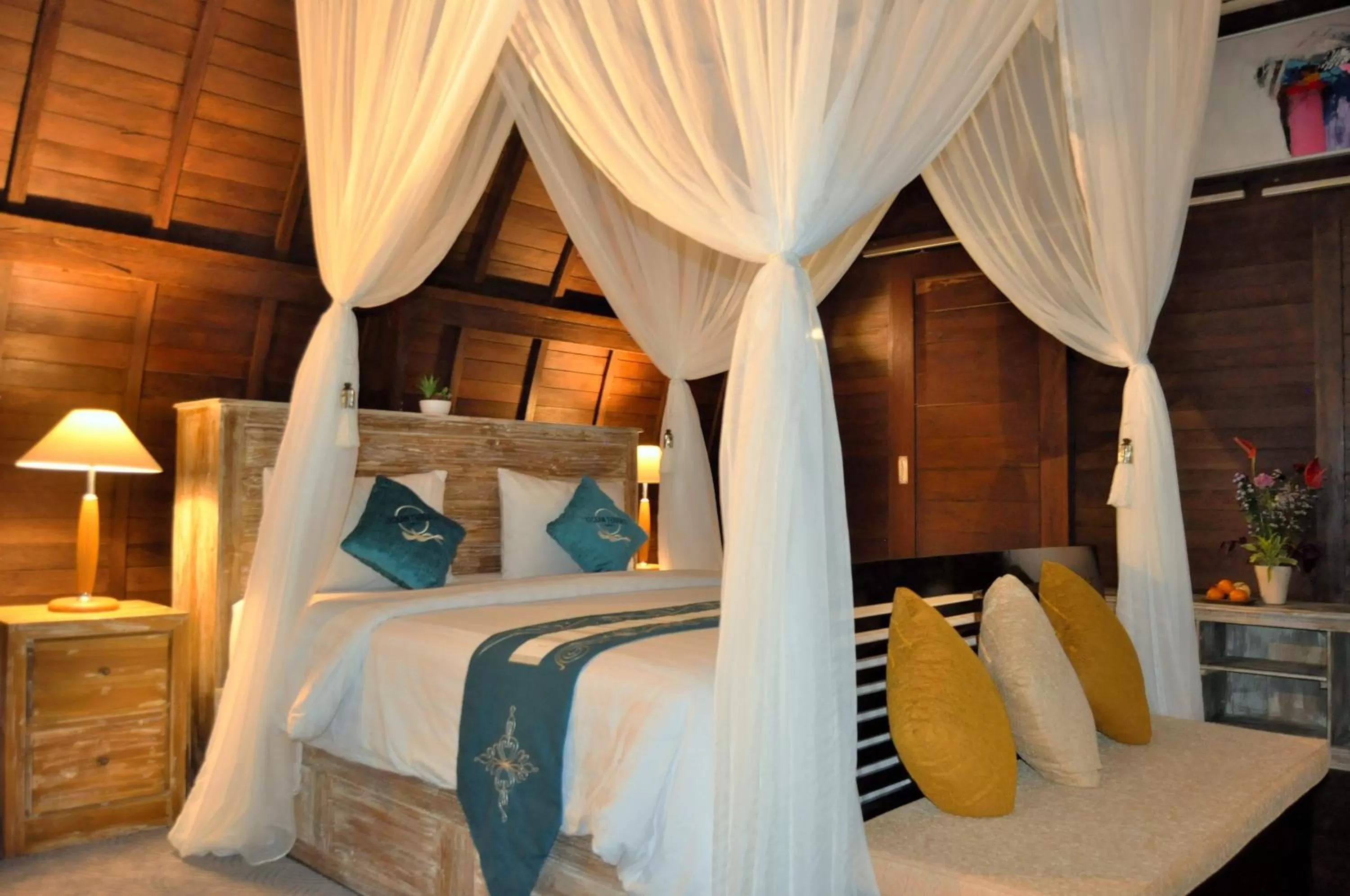 TV and multimedia, Bed in Ocean Terrace Suite And Spa Luxury