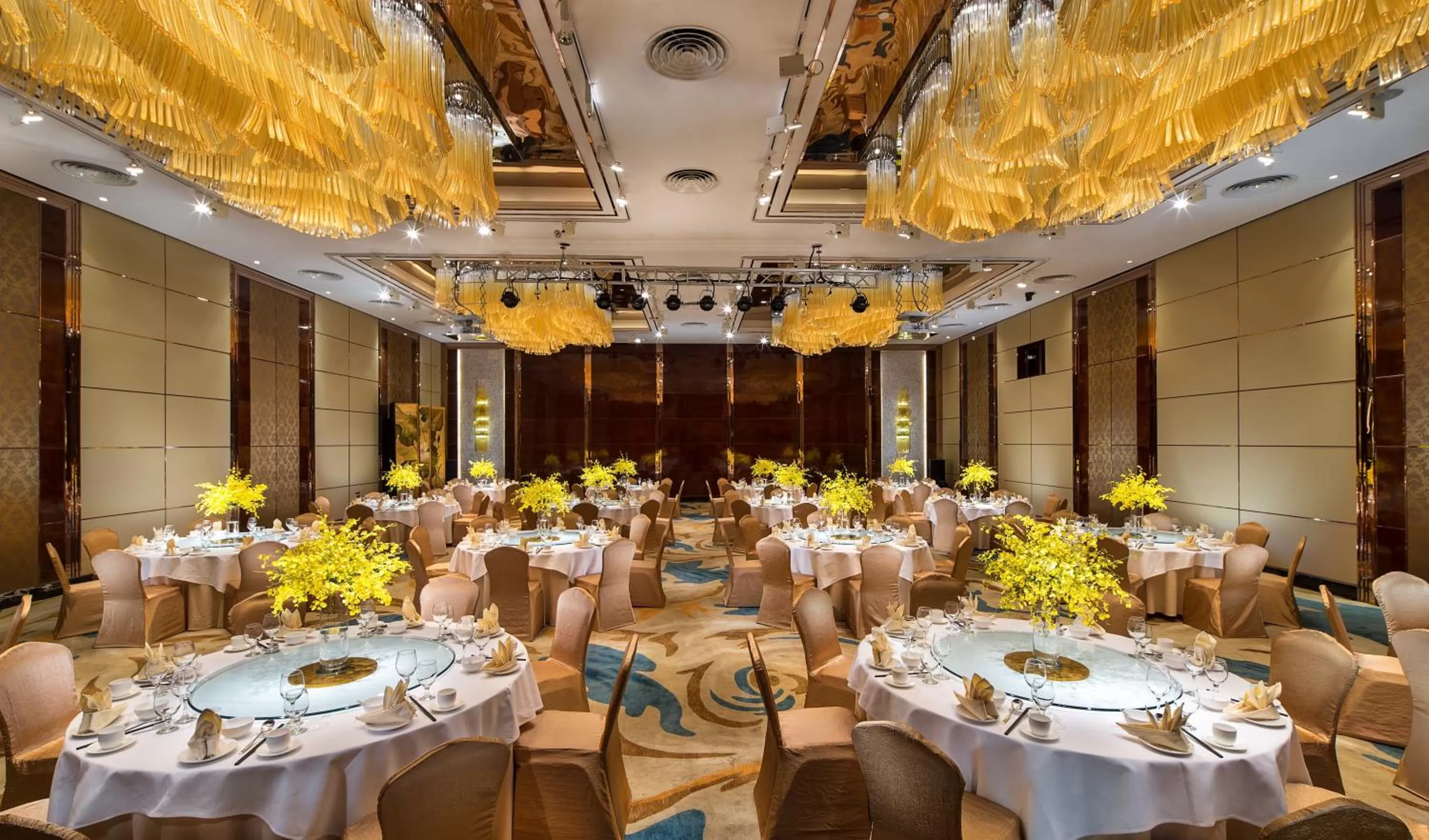 Meeting/conference room in Crowne Plaza Sanya City Center by IHG