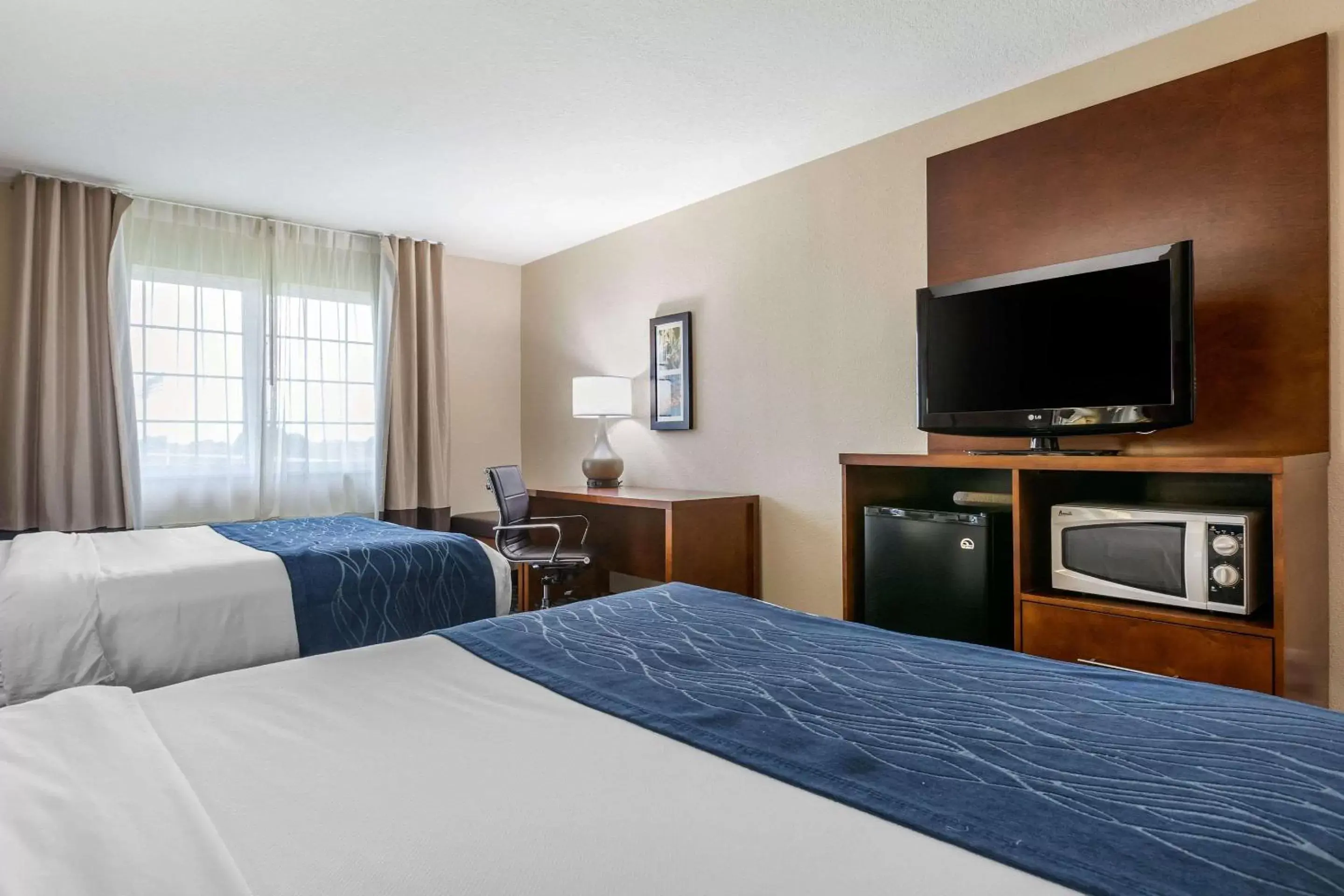 Queen Room with Two Queen Beds - Mobility Accessible/Non-Smoking in Comfort Inn Queen Room with Two Queen Beds - Mobility Accessible/Non-Smoking in Comfort Inn