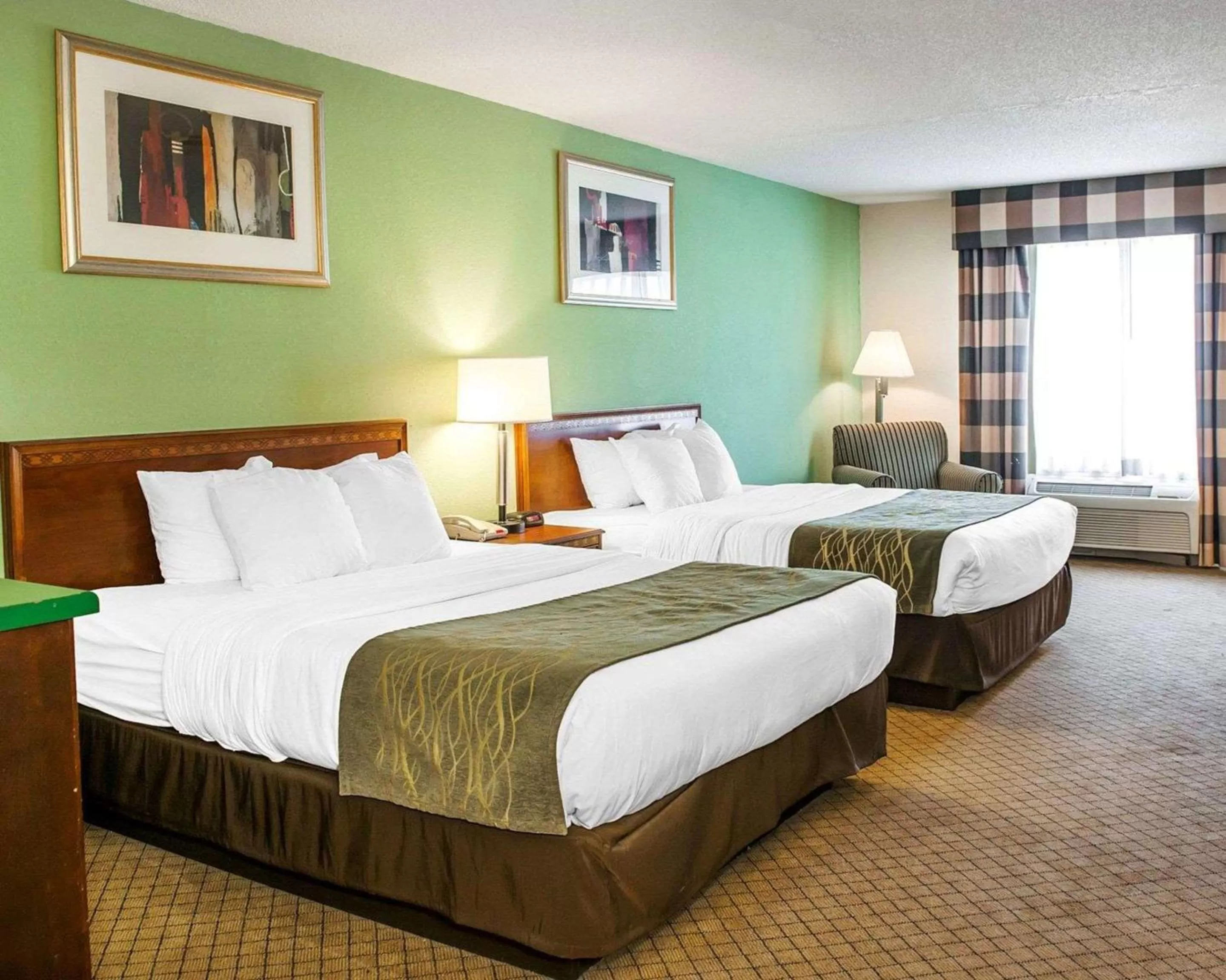 Photo of the whole room, Bed in Comfort Inn Goshen