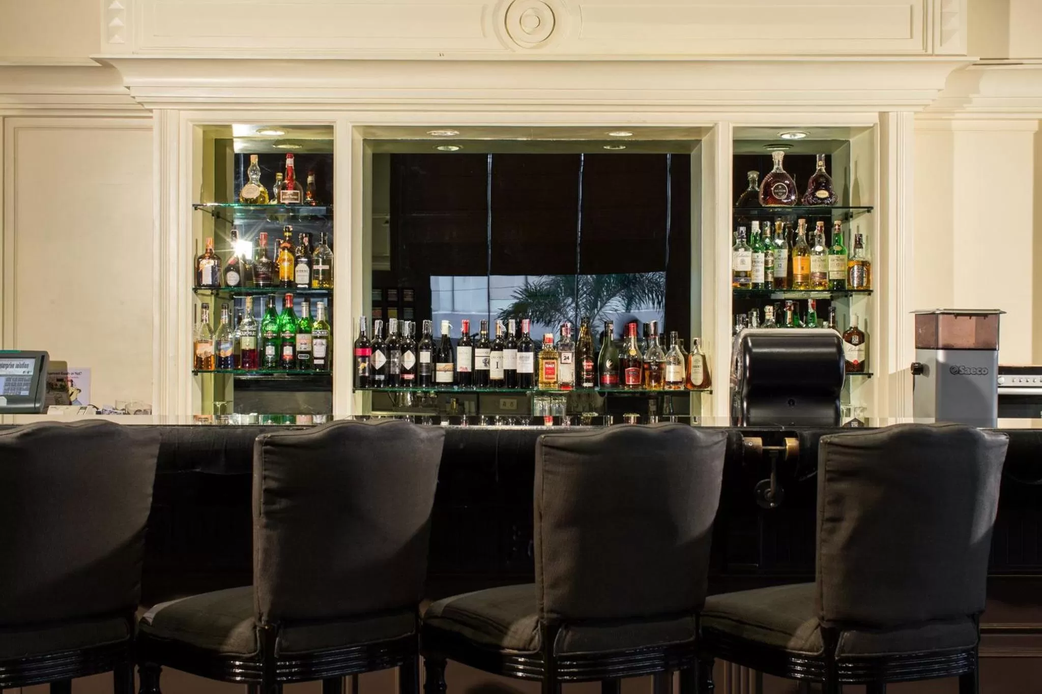 Restaurant/places to eat in Centara Riverside Hotel Chiang Mai