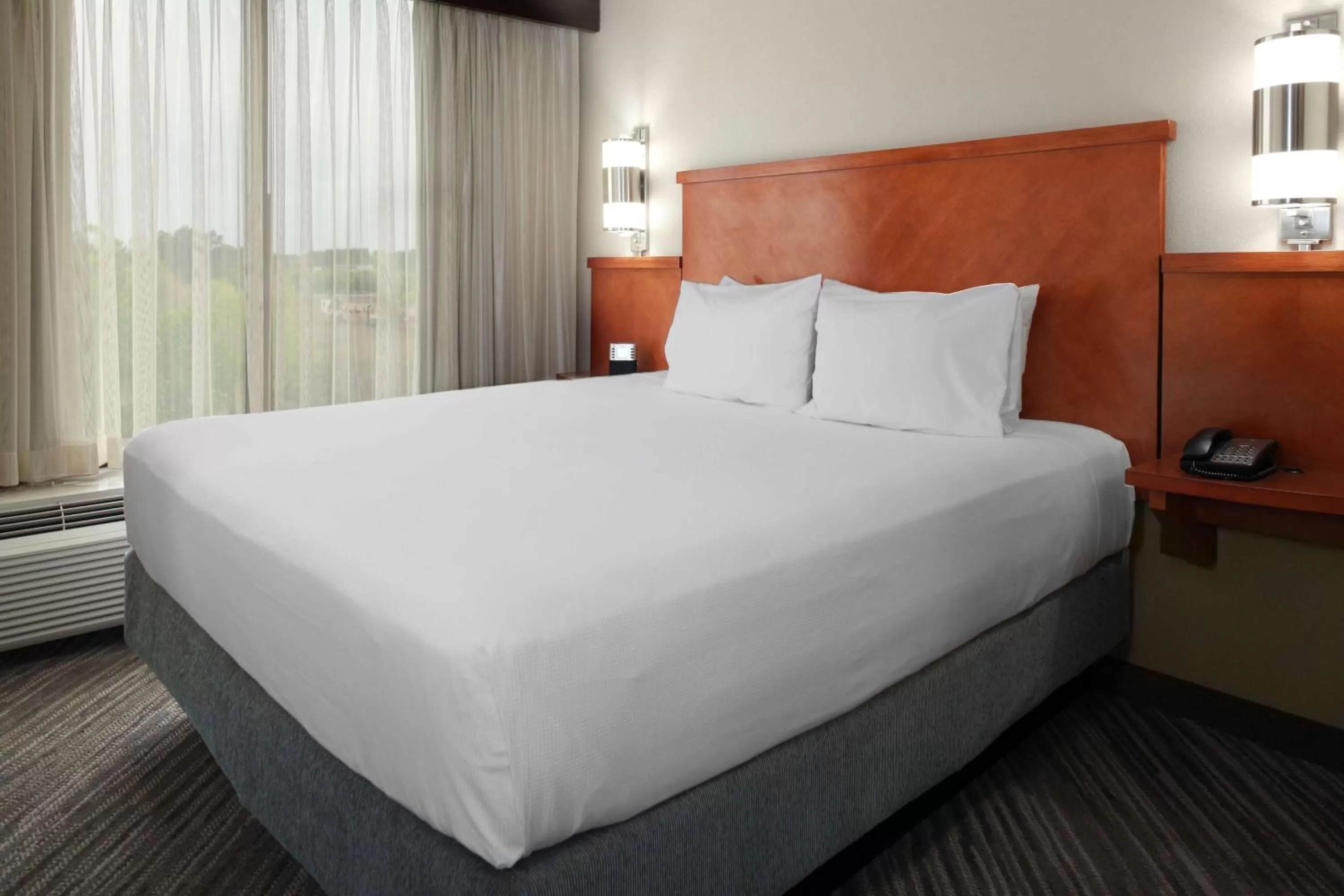 Bed in Candlewood Suites - Cincinnati Northeast - Mason by IHG
