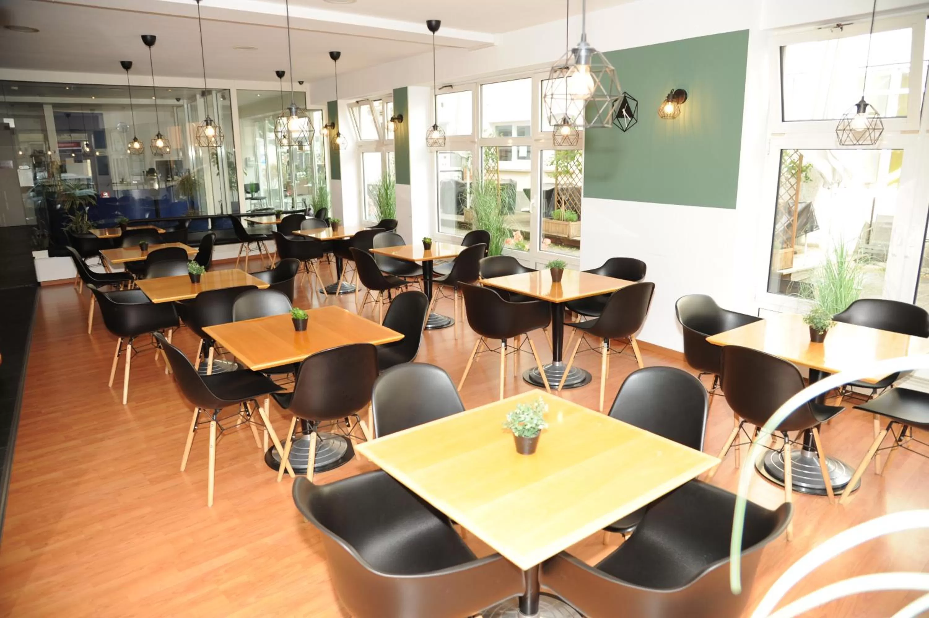 Restaurant/places to eat in hogh Hotel Heilbronn