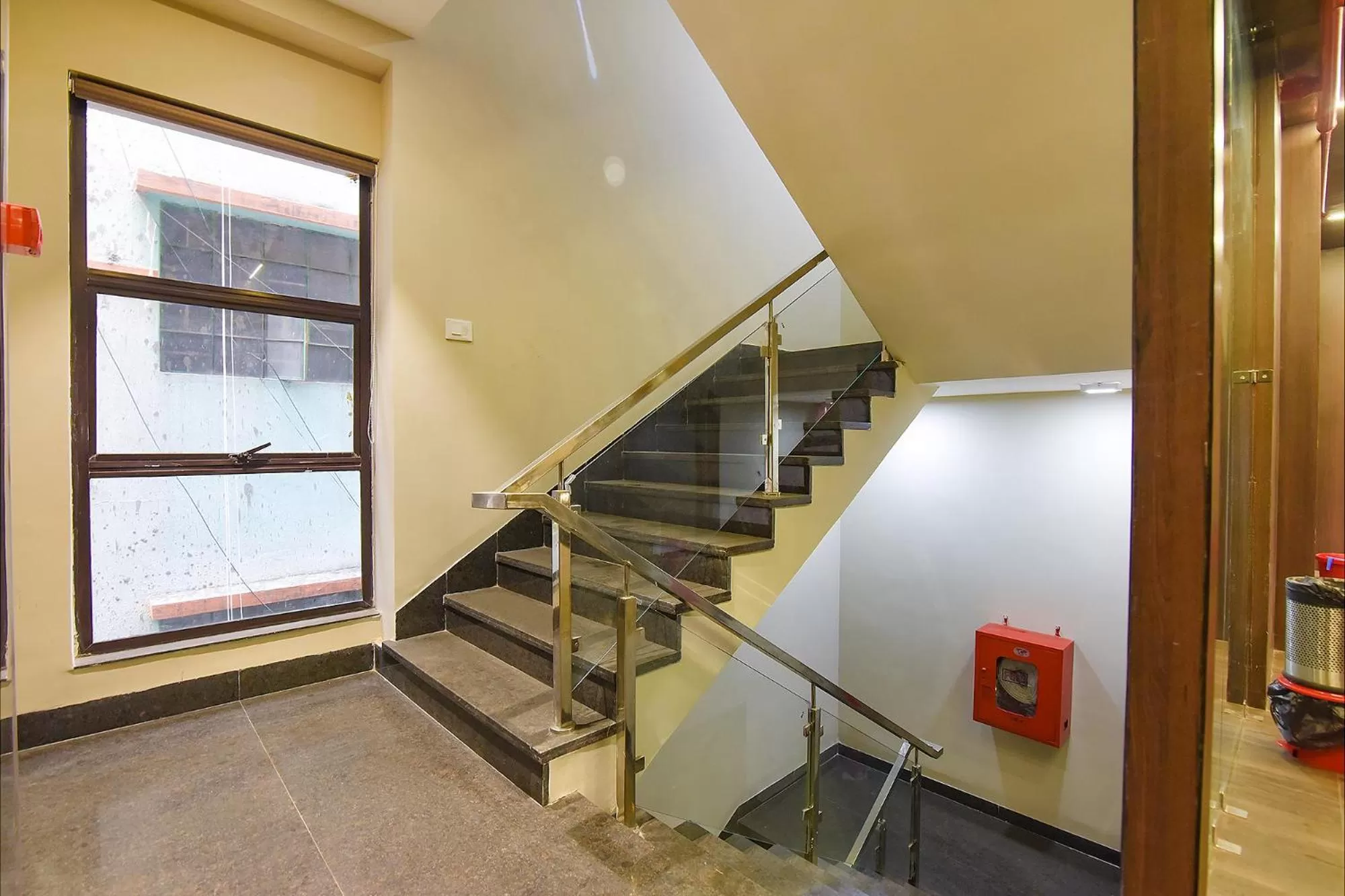 Lobby or reception in FabHotel Eros 282 - Nr Sreebhumi