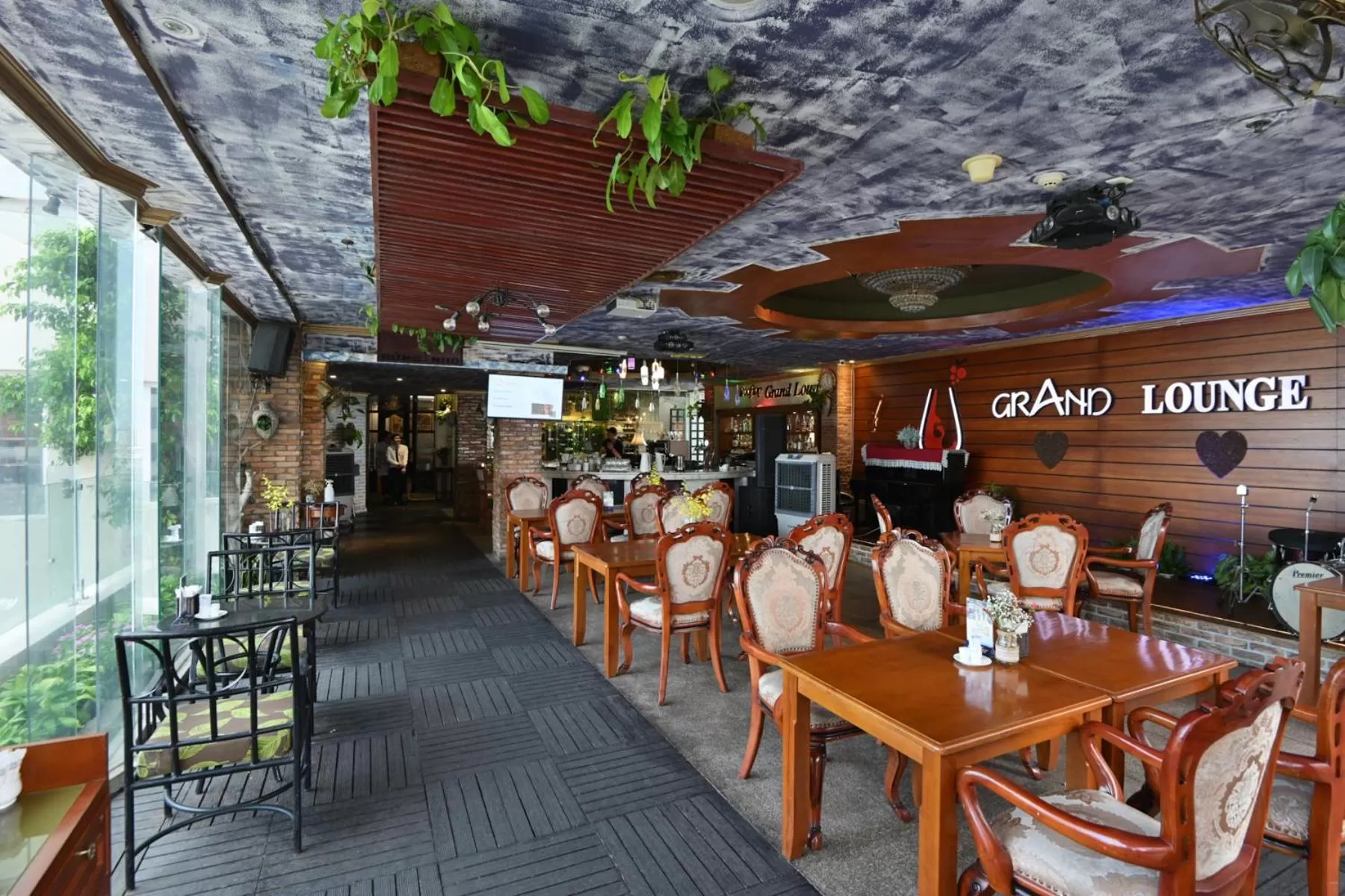 Restaurant/places to eat in Hotel Grand Saigon