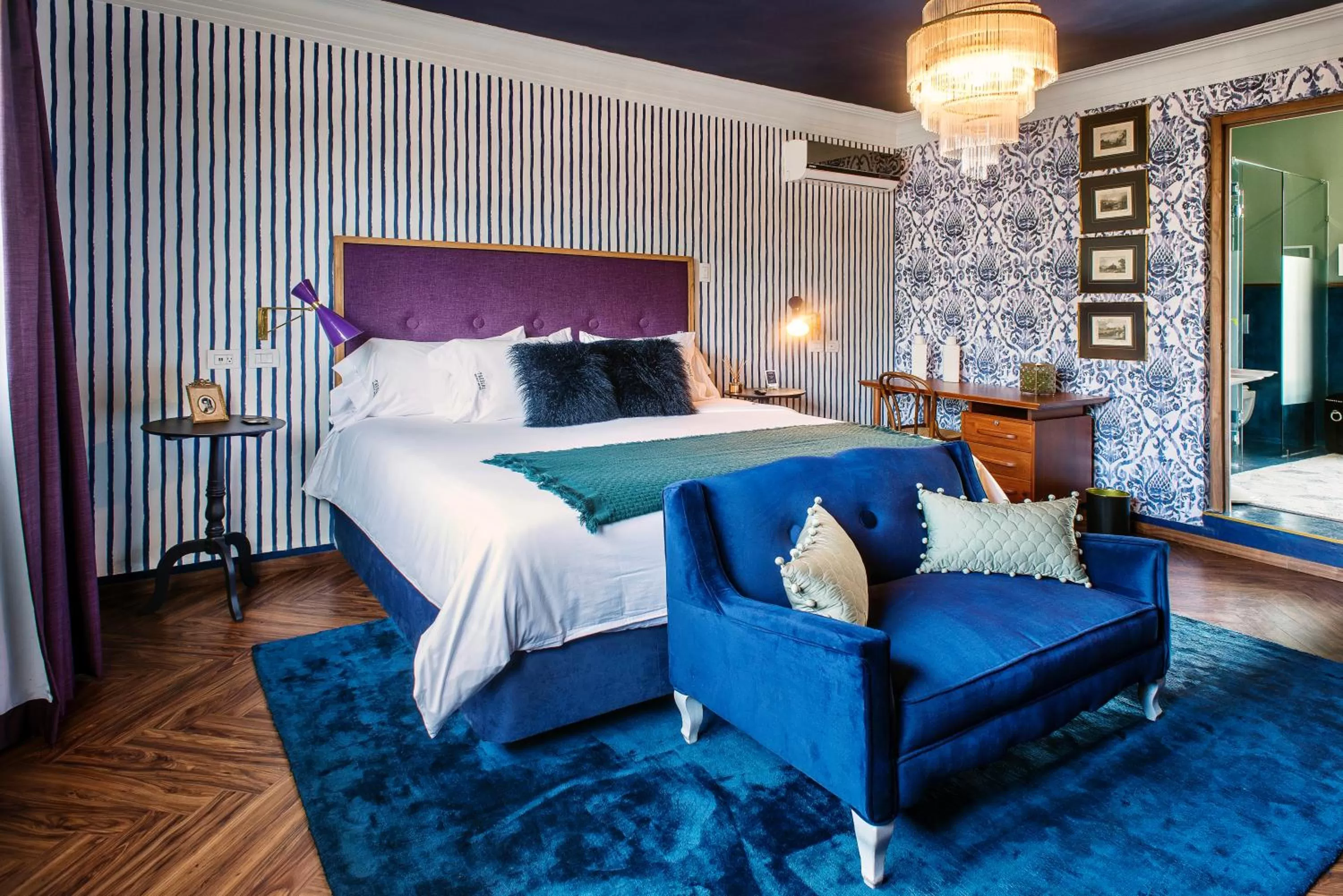 Bedroom, Bed in Pug Seal Polanco Anatole France