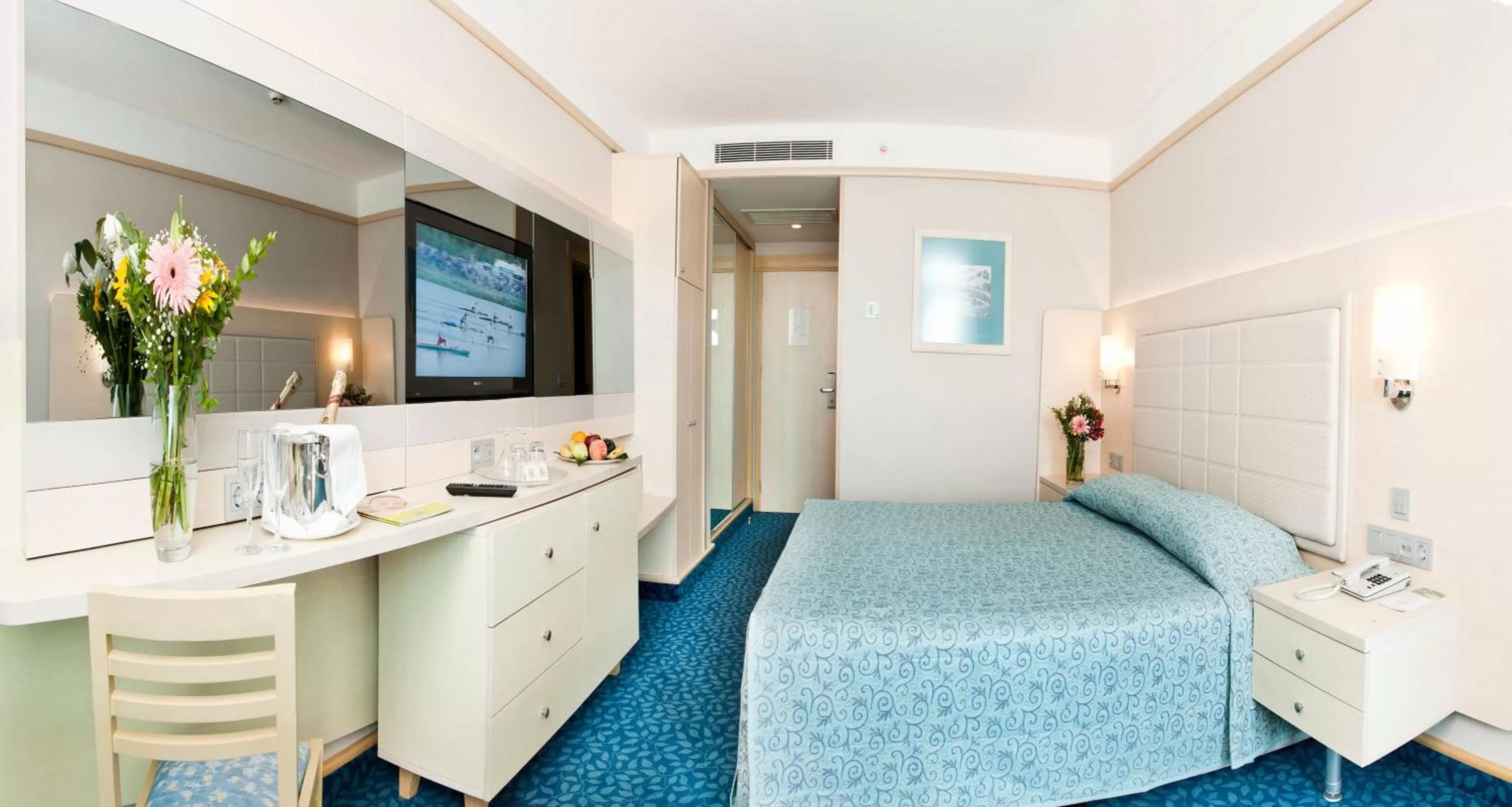 Standard  Room in VONRESORT Golden Coast & Aqua - Kids Concept-Ultra All Inclusive