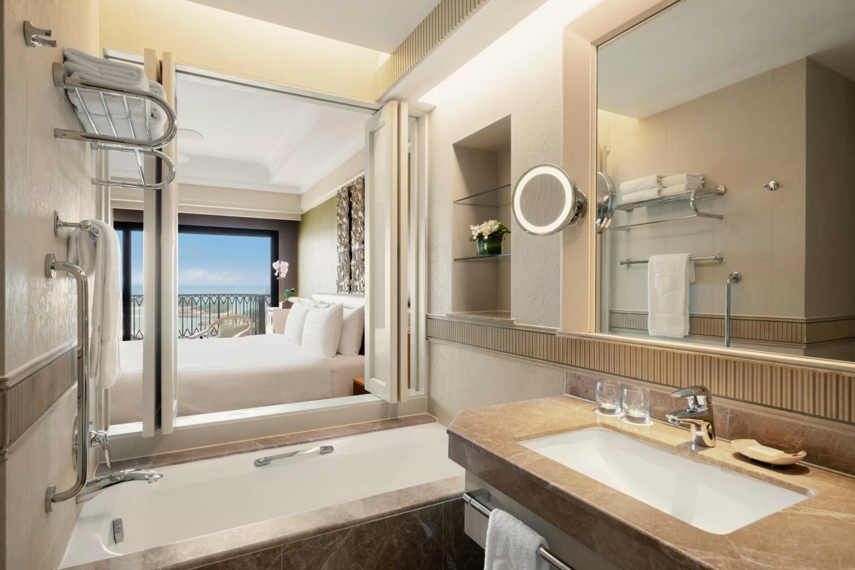 Shower, Bed in Shangri-La Rasa Sentosa, Singapore